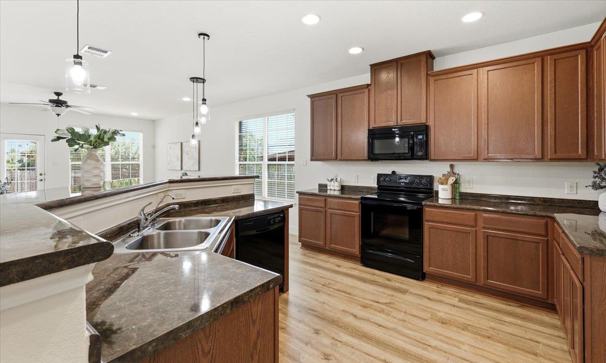 1113 Renaissance Trl Property Photo 7