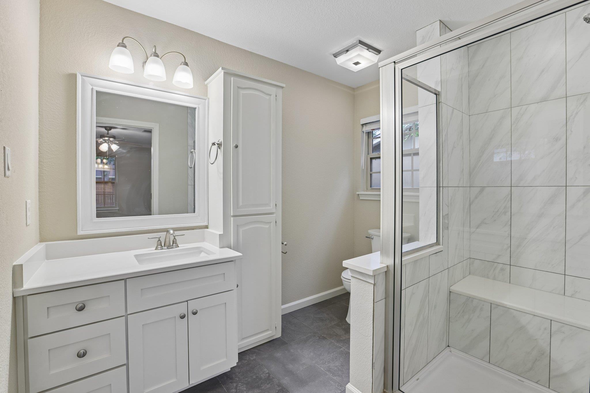 810 Vogel Dr Property Photo 23