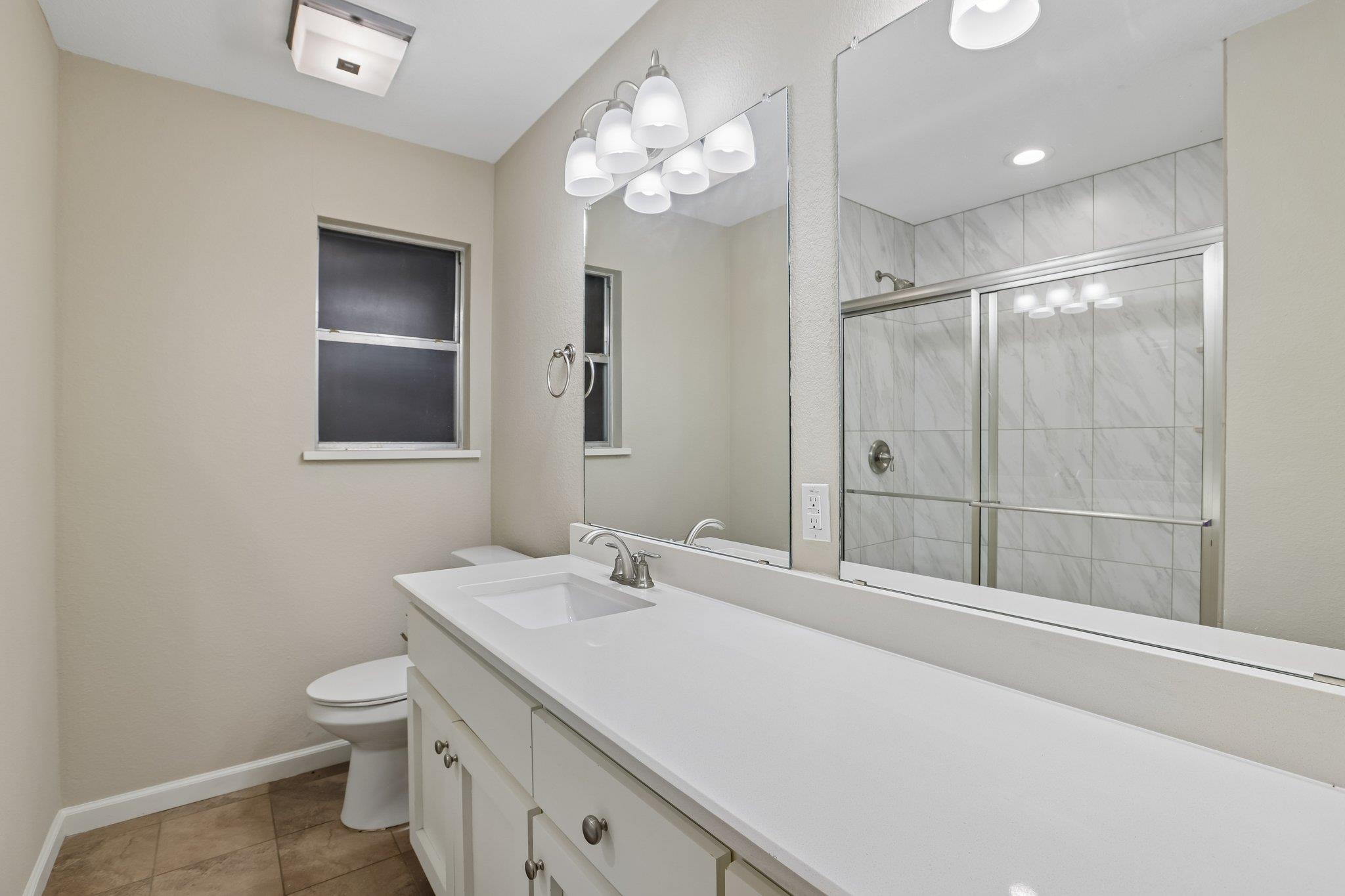 810 Vogel Dr Property Photo 28