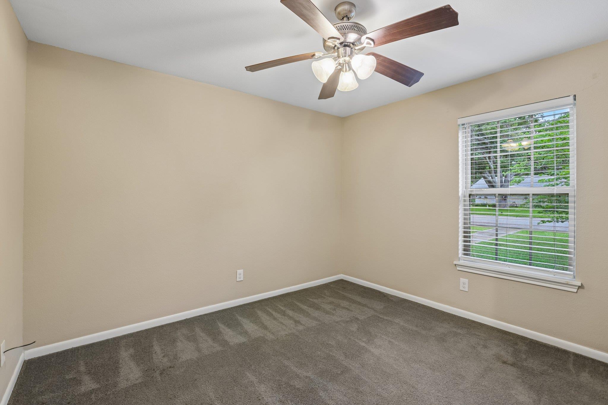 810 Vogel Dr Property Photo 29