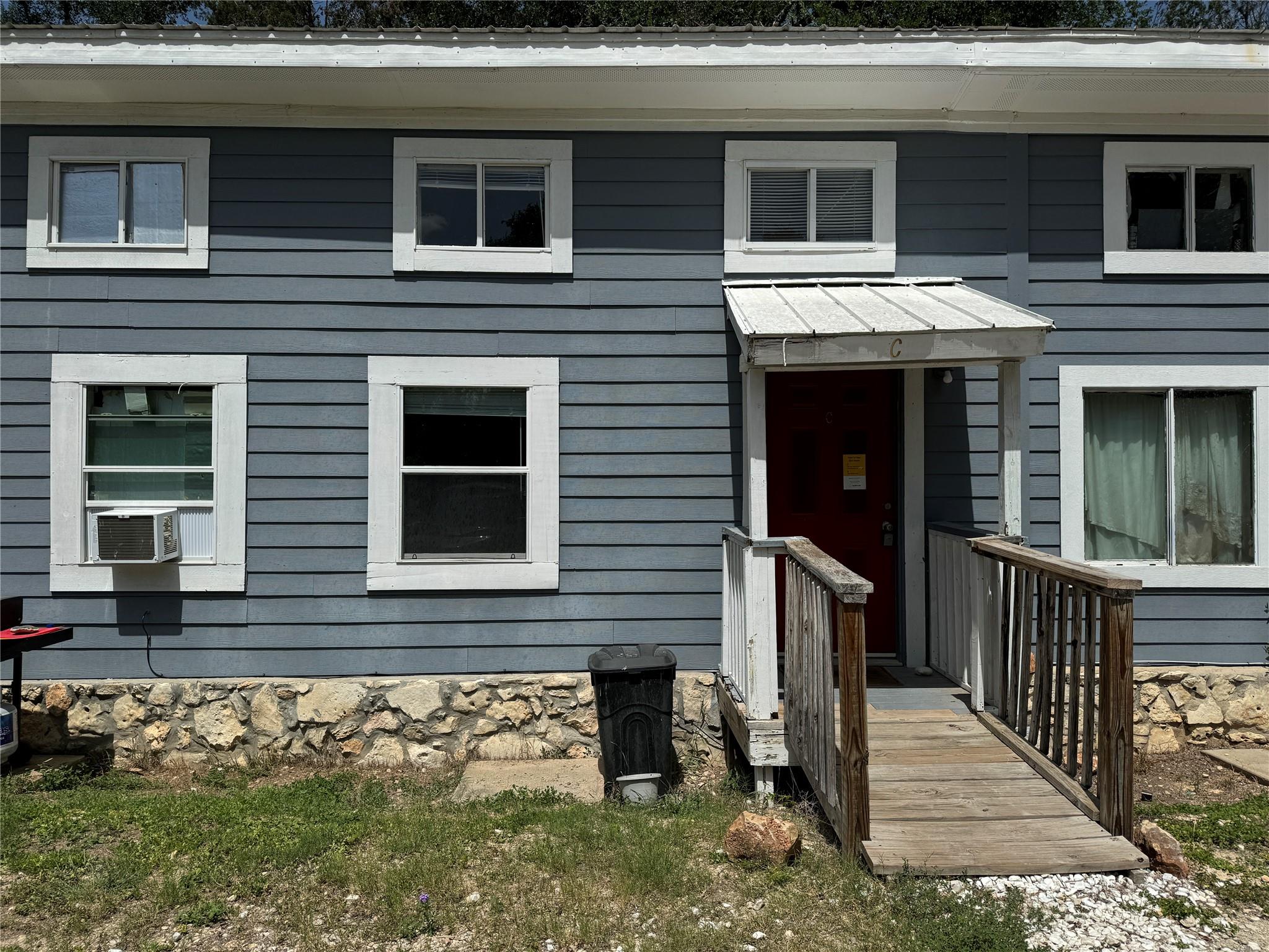 1108 W Mccarty Ln #c Property Photo 2