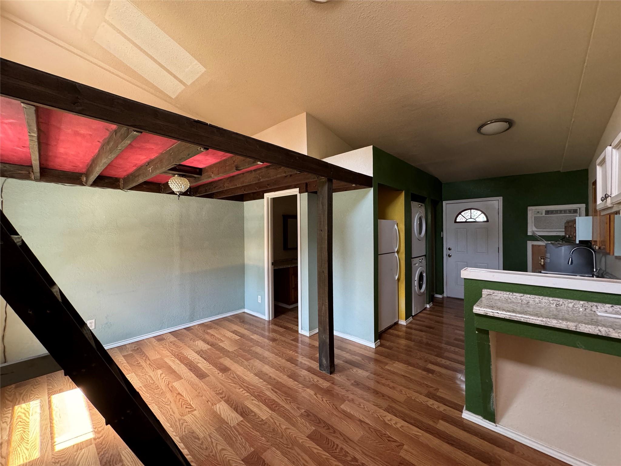 1108 W Mccarty Ln #c Property Photo 3
