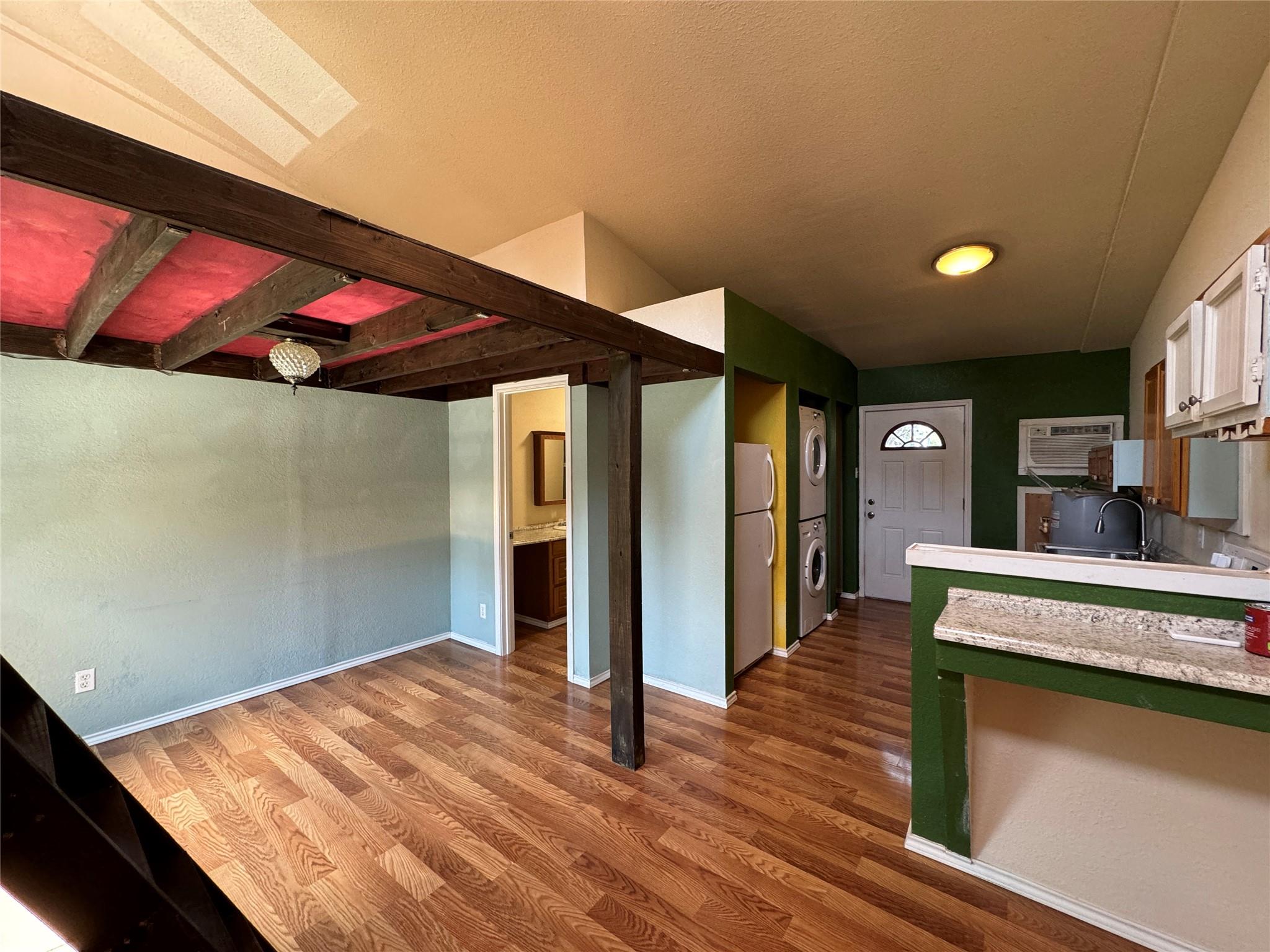 1108 W Mccarty Ln #c Property Photo 4
