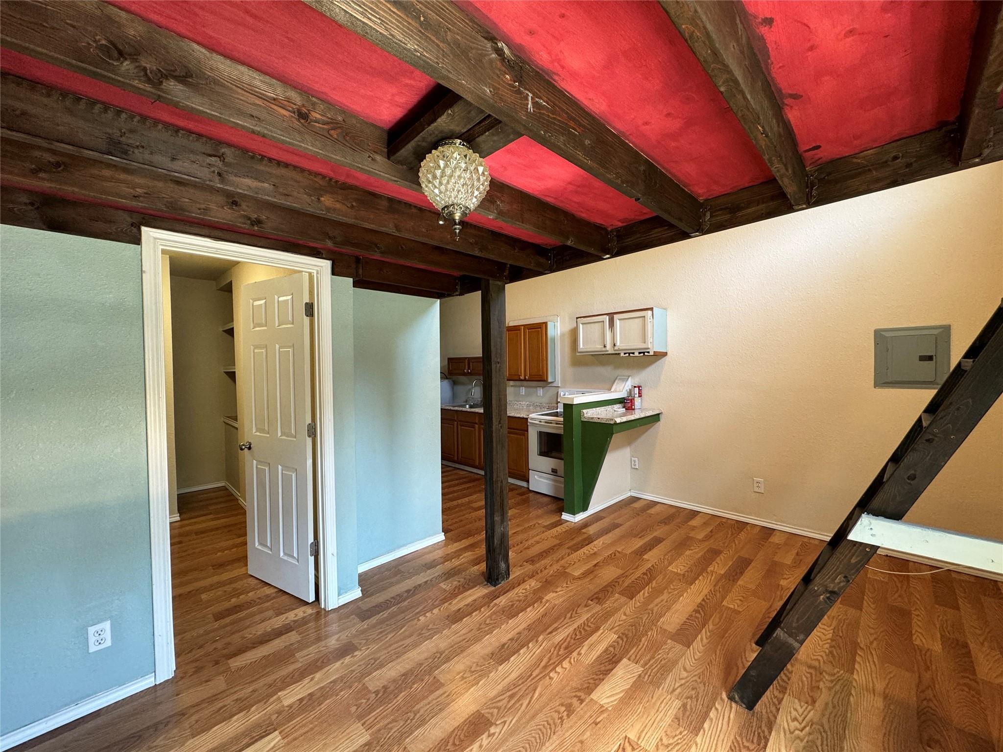 1108 W Mccarty Ln #c Property Photo 5