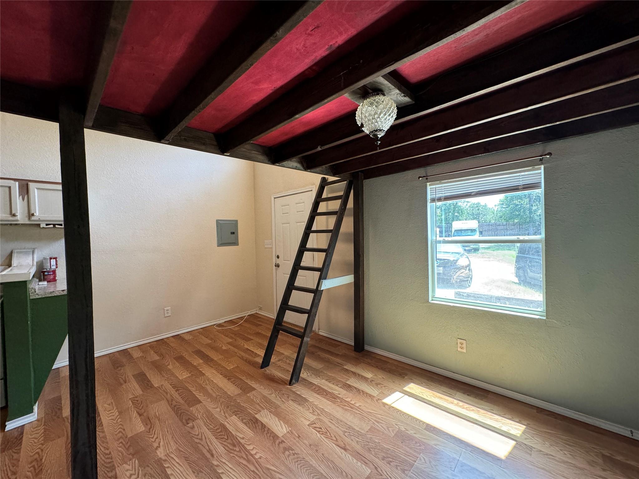 1108 W Mccarty Ln #c Property Photo 6