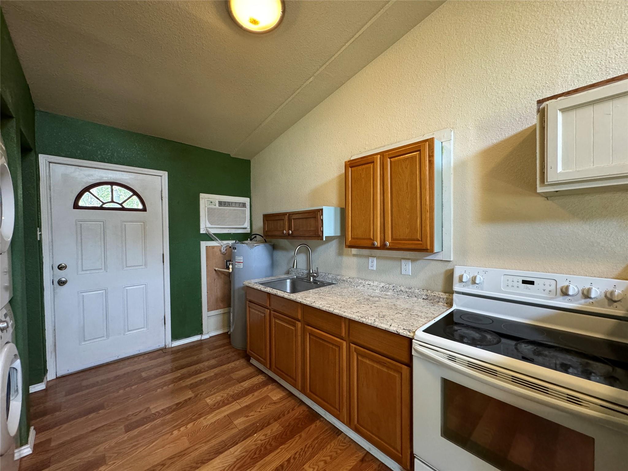1108 W Mccarty Ln #c Property Photo 8