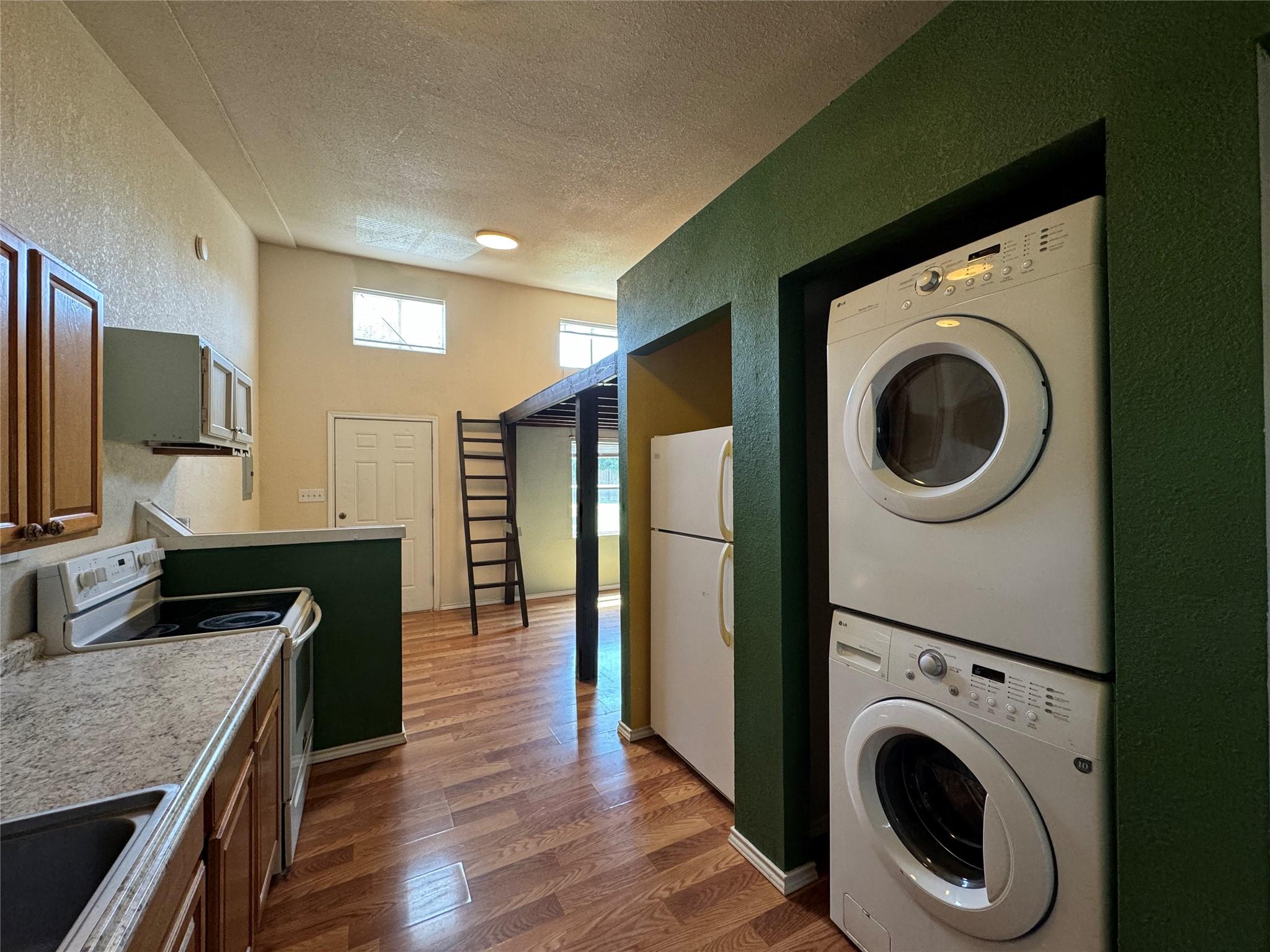 1108 W Mccarty Ln #c Property Photo 9