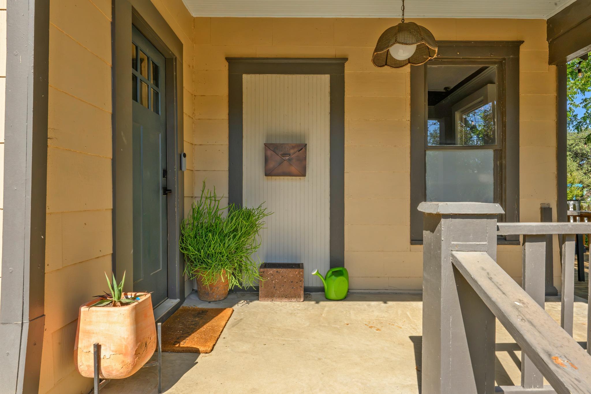 1300 Nickerson St Property Photo 2