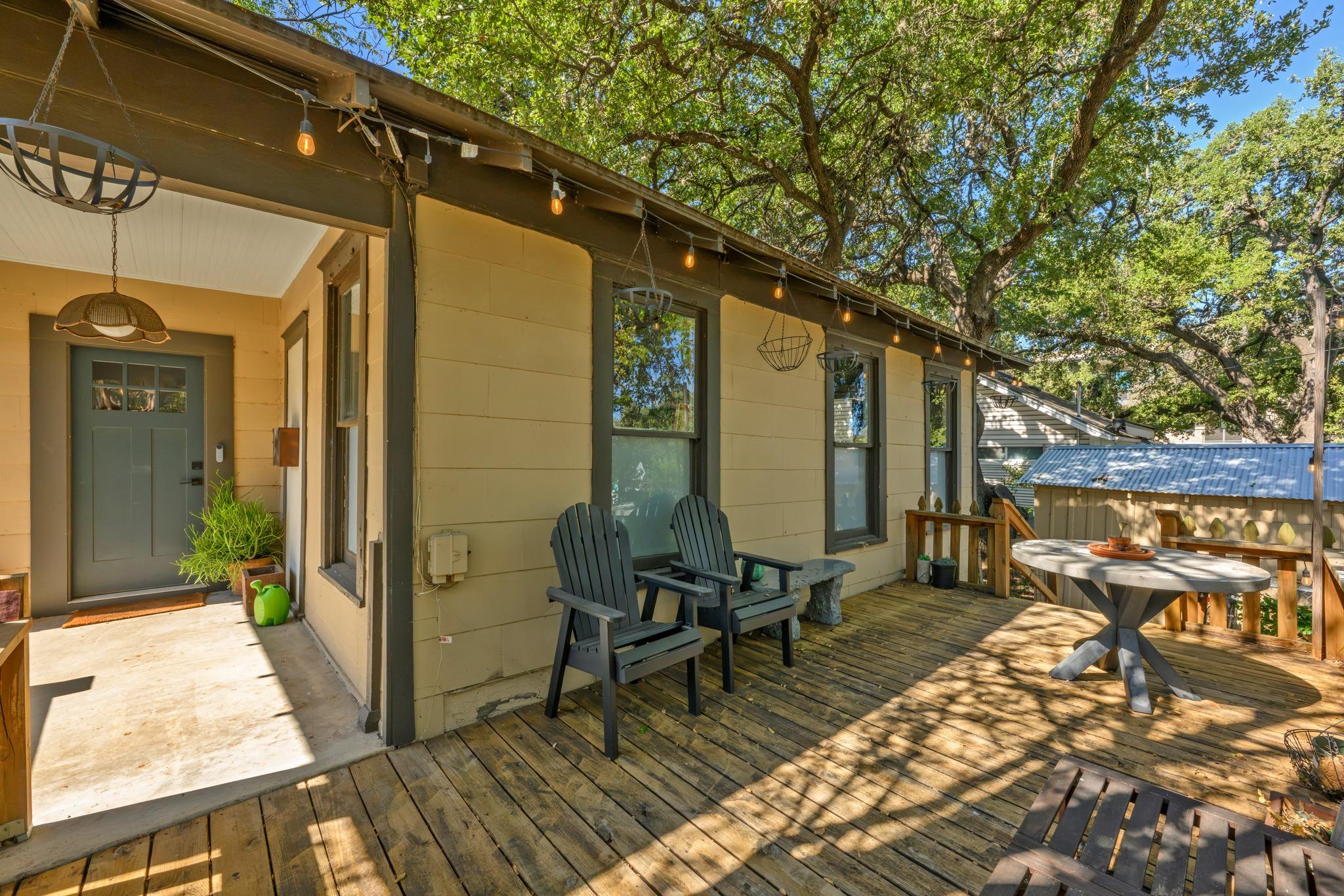 1300 Nickerson St Property Photo 3