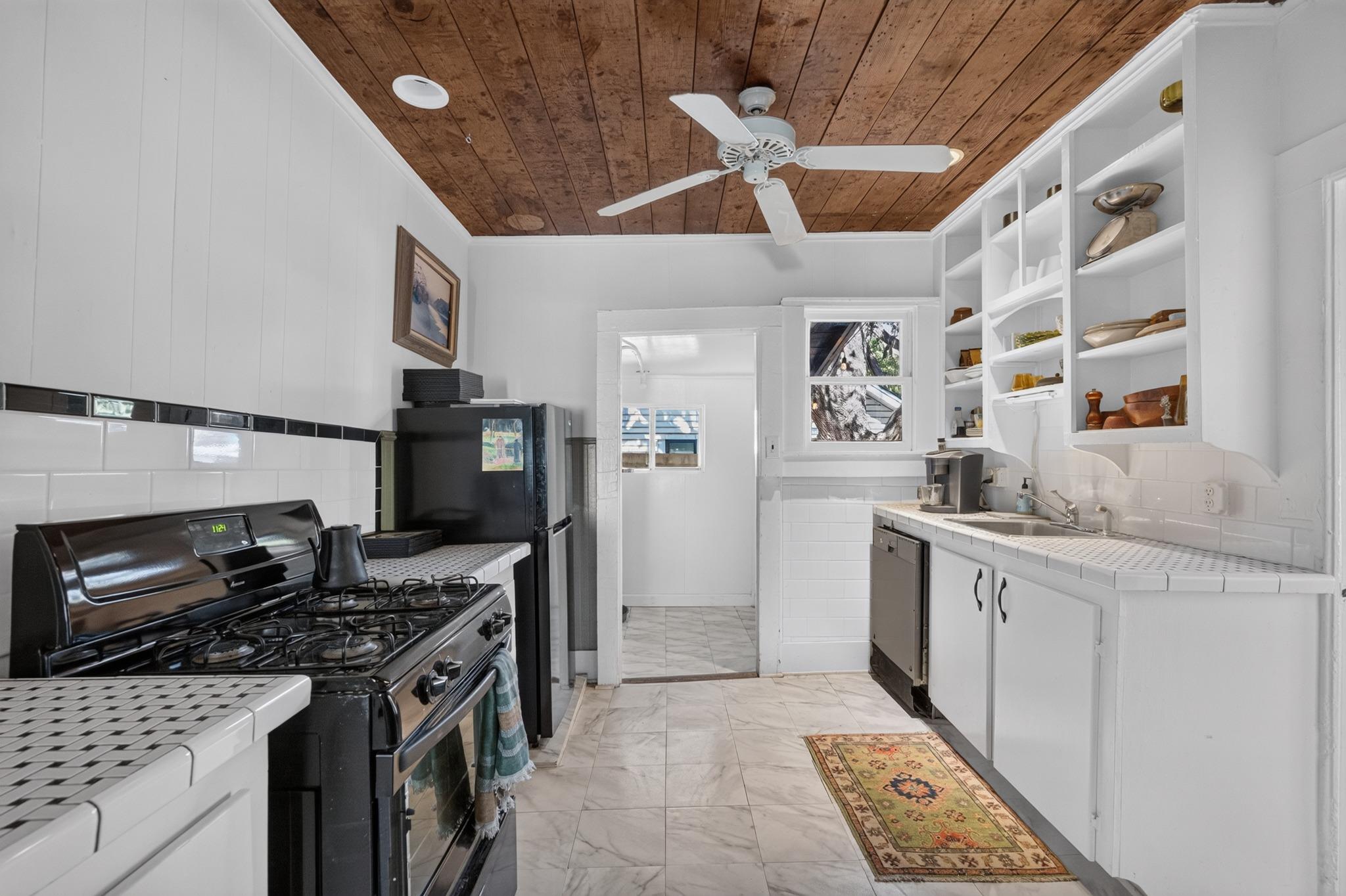 1300 Nickerson St Property Photo 8