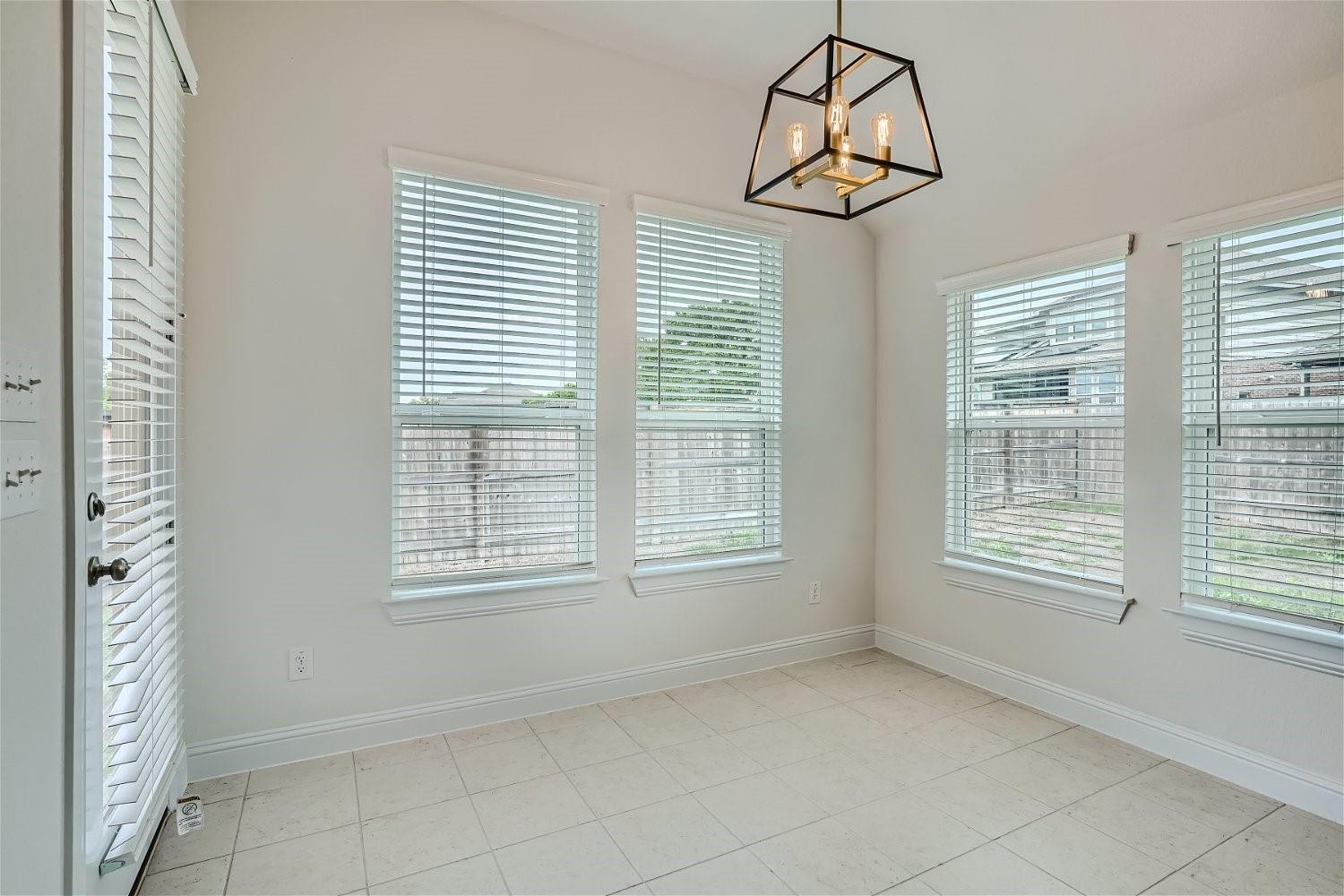 504 Pinnacle View Dr Property Photo 13