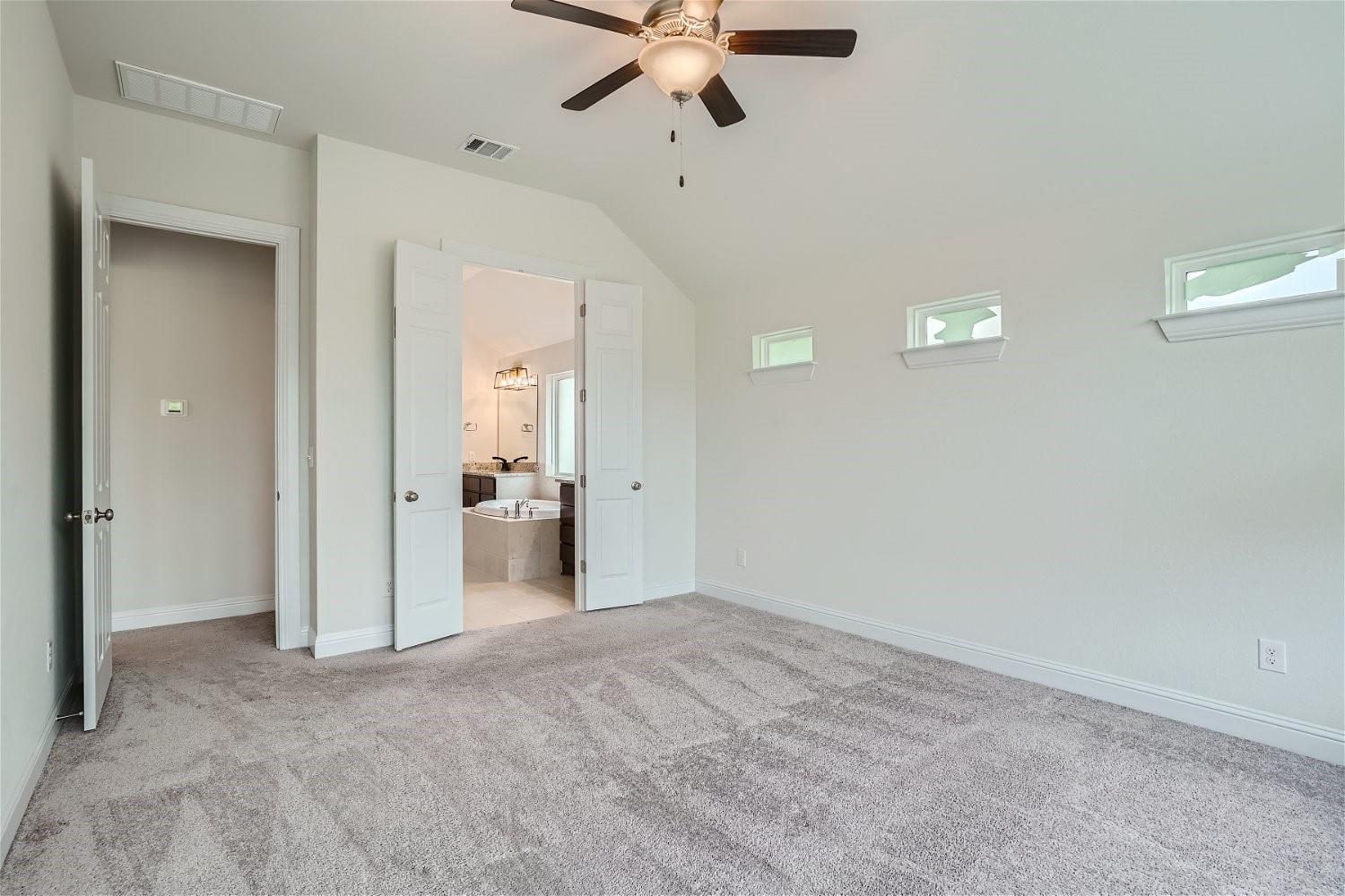 504 Pinnacle View Dr Property Photo 17