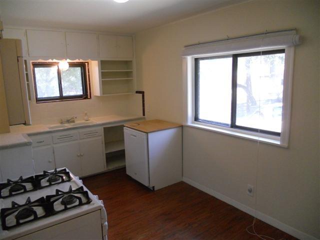 919 Keith Ln Property Photo 3