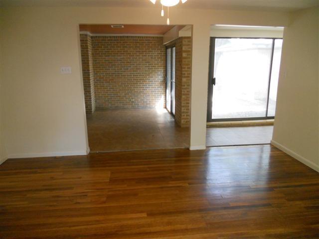 919 Keith Ln Property Photo 5