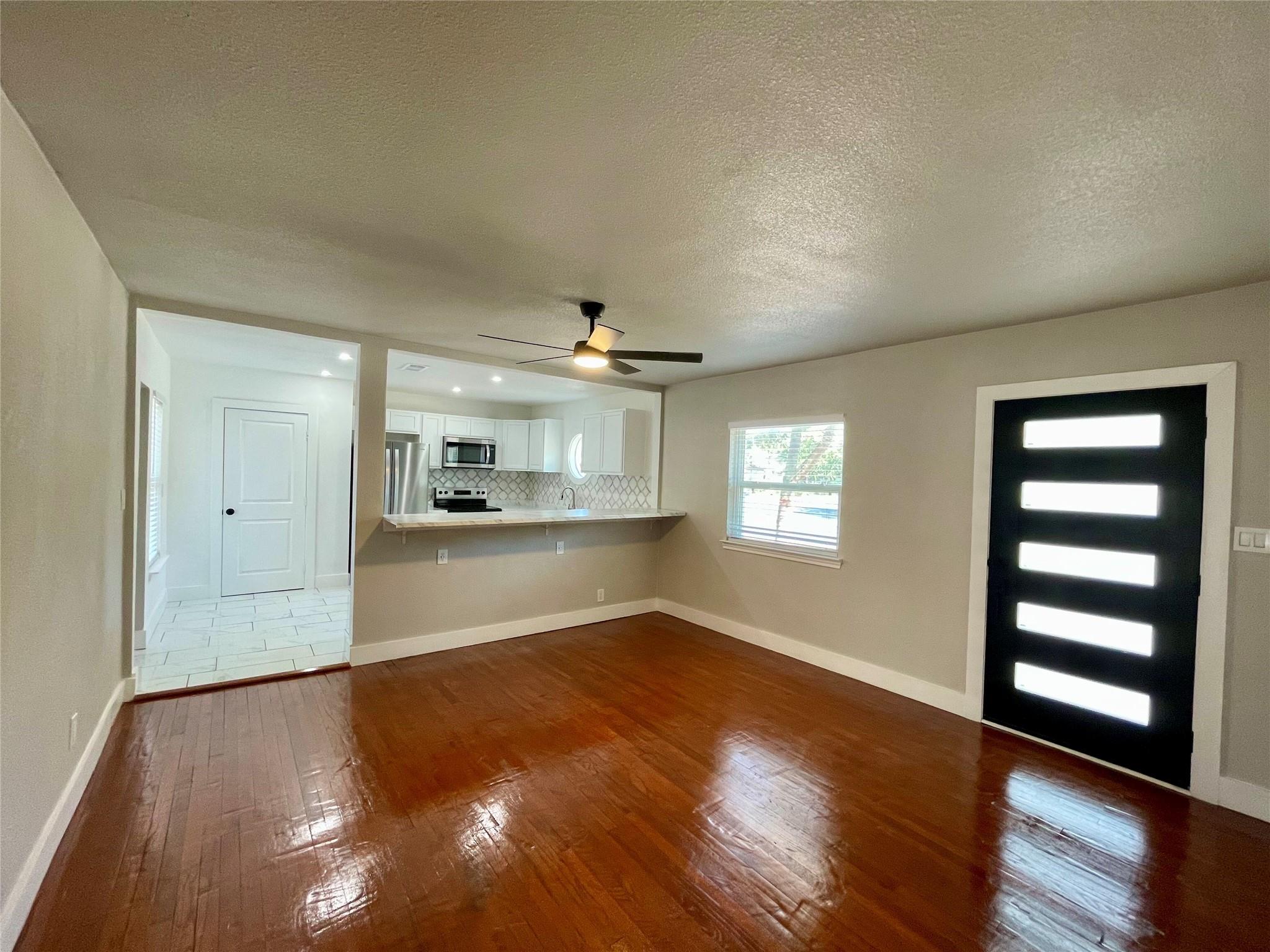 1109 Brentwood St #a Property Photo 4