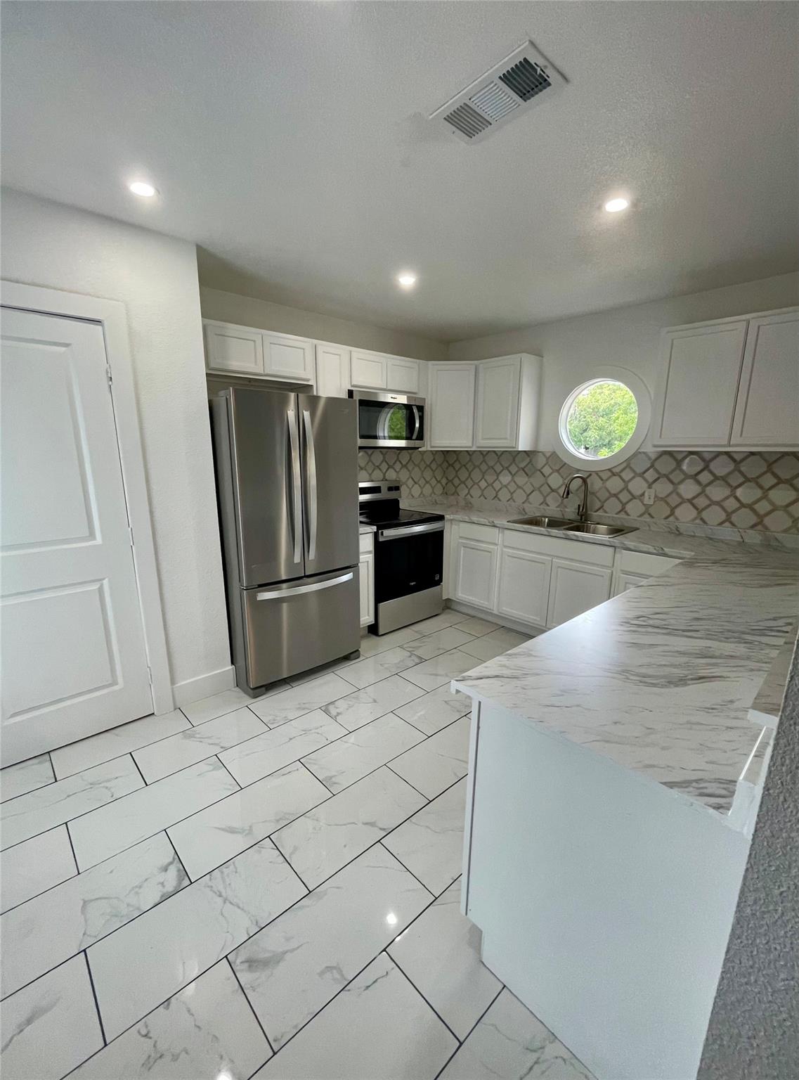 1109 Brentwood St #a Property Photo 5