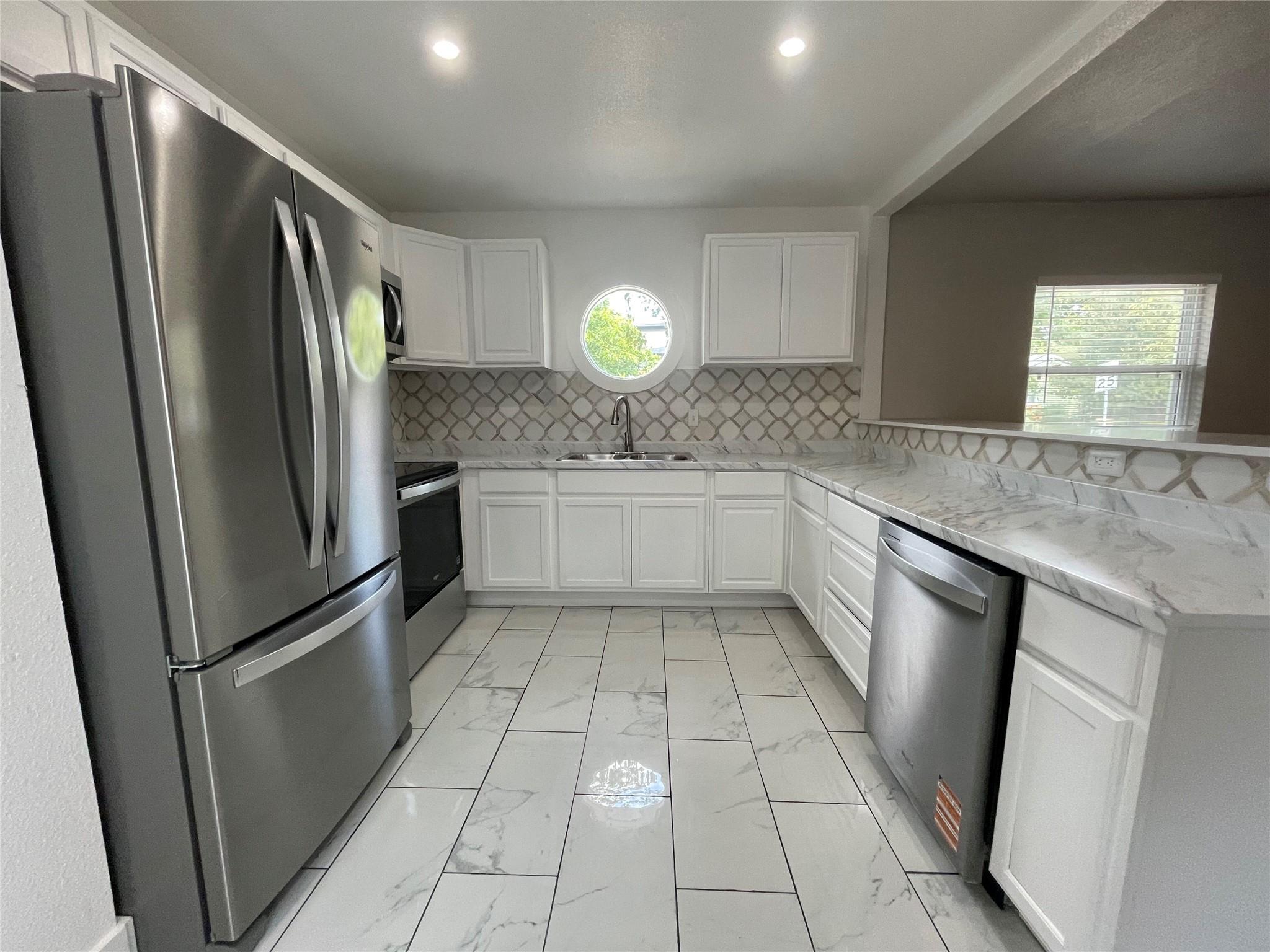 1109 Brentwood St #a Property Photo 6