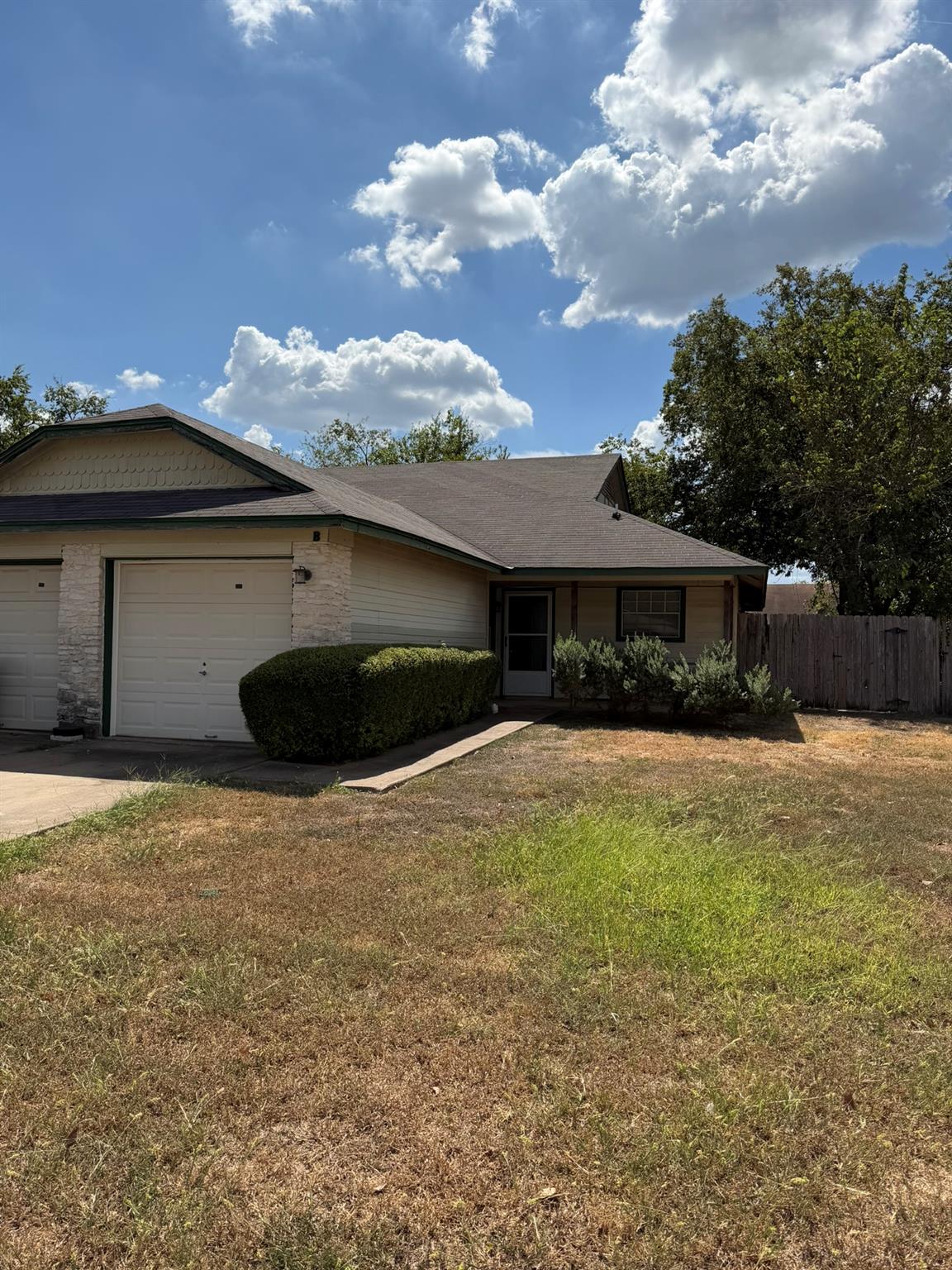 8705 Piney Point Dr #b Property Photo 1