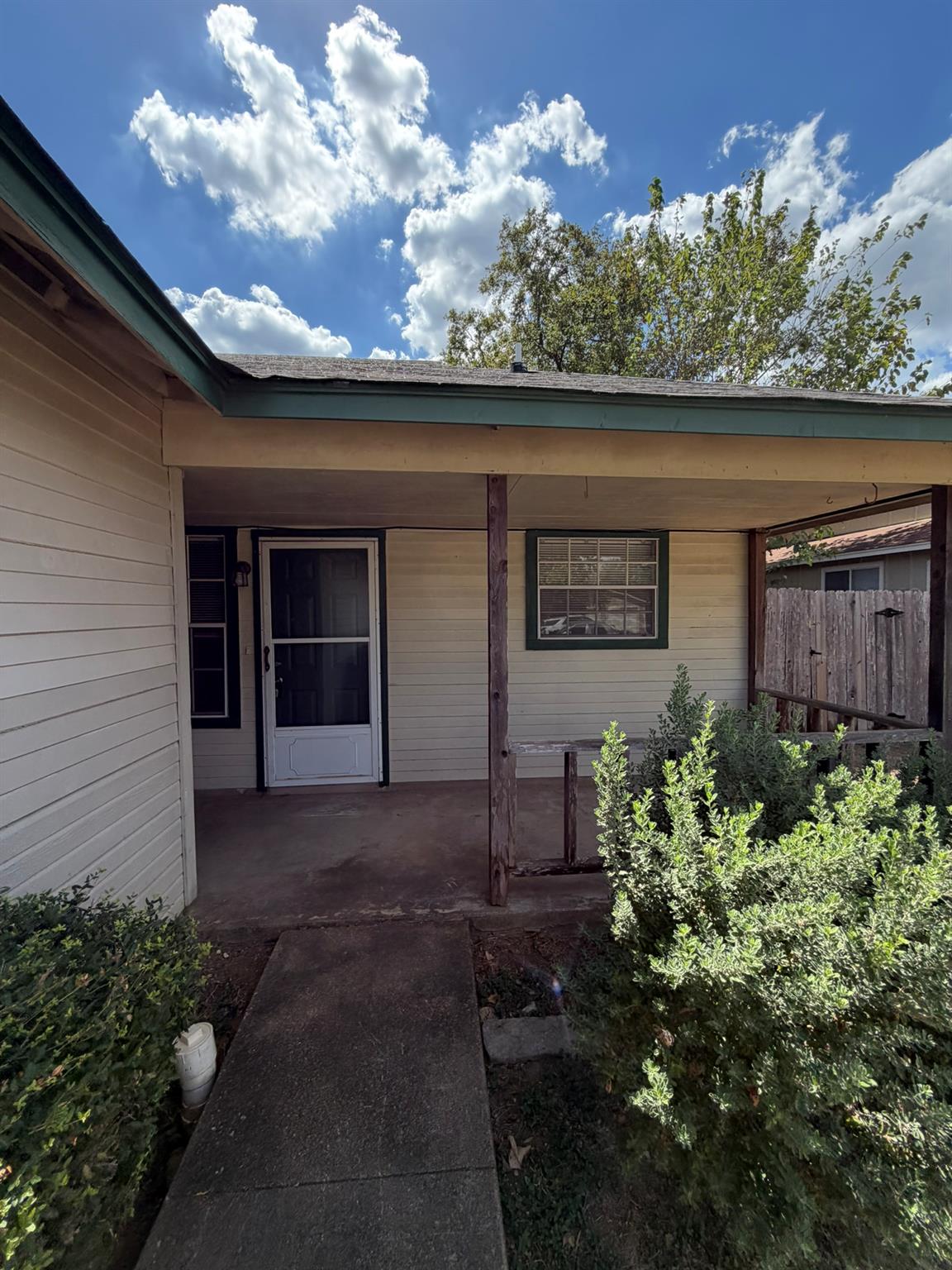 8705 Piney Point Dr #b Property Photo 2