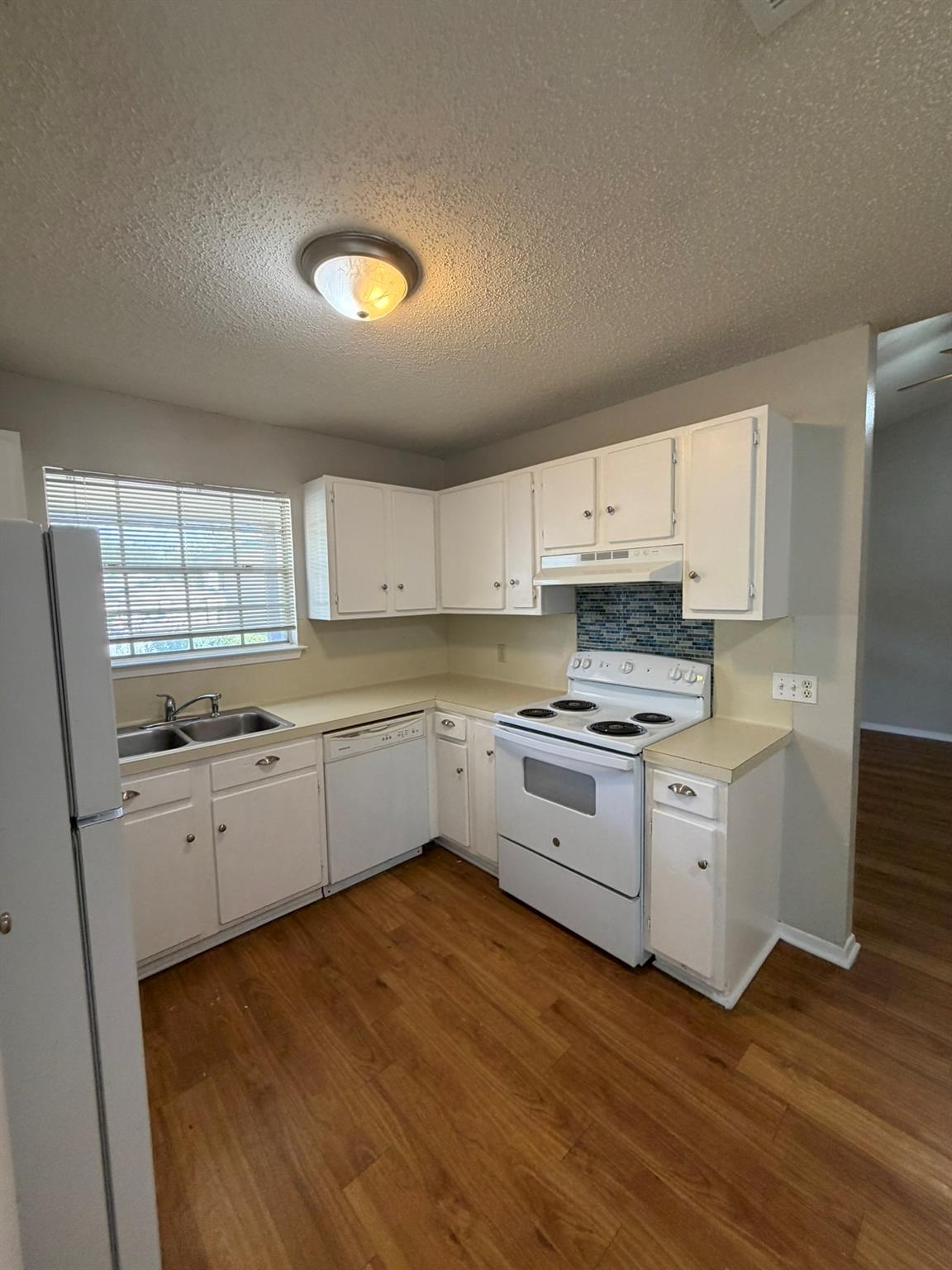 8705 Piney Point Dr #b Property Photo 6