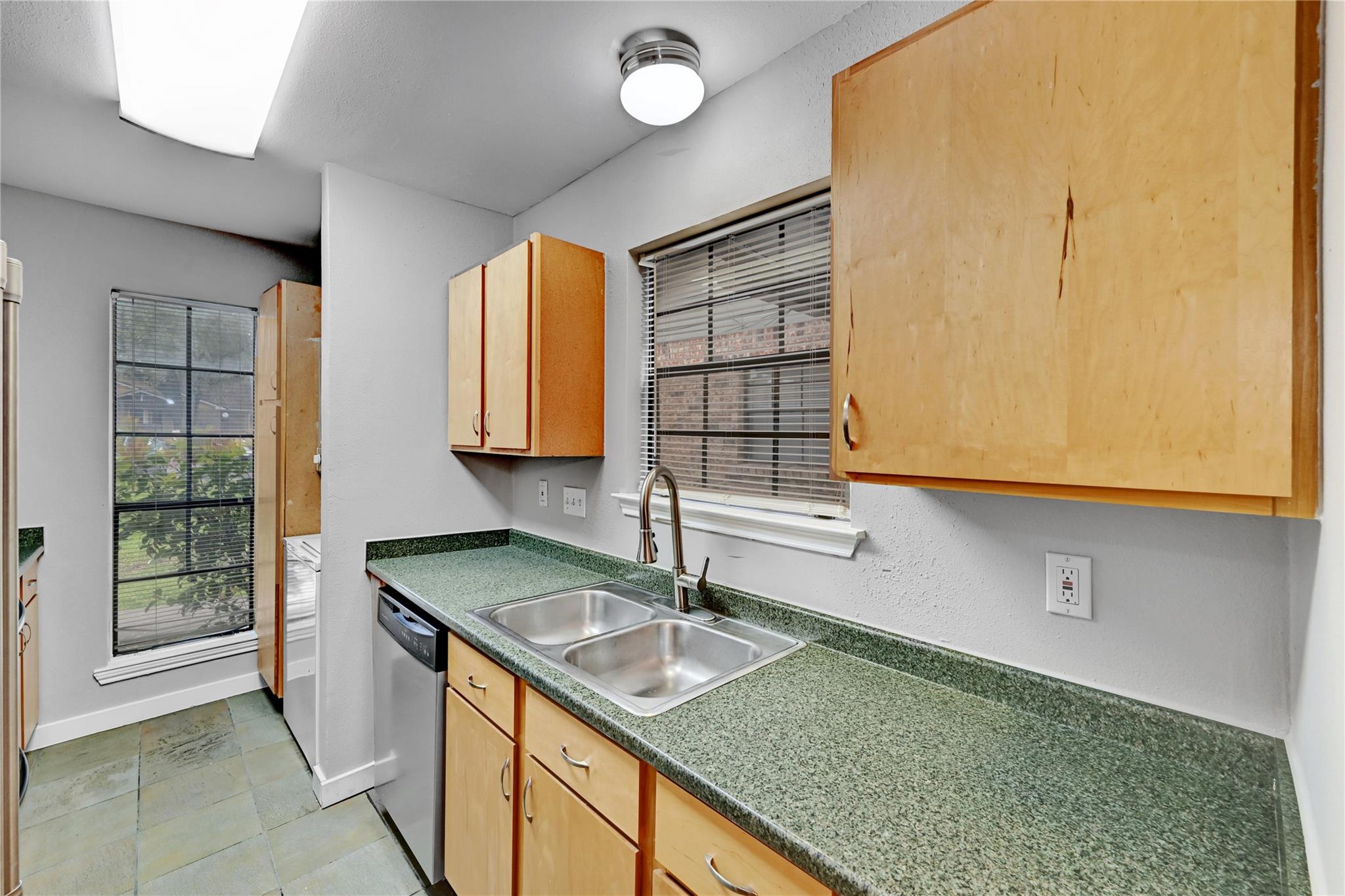 1601 Faro Dr 1003 Property Photo 10