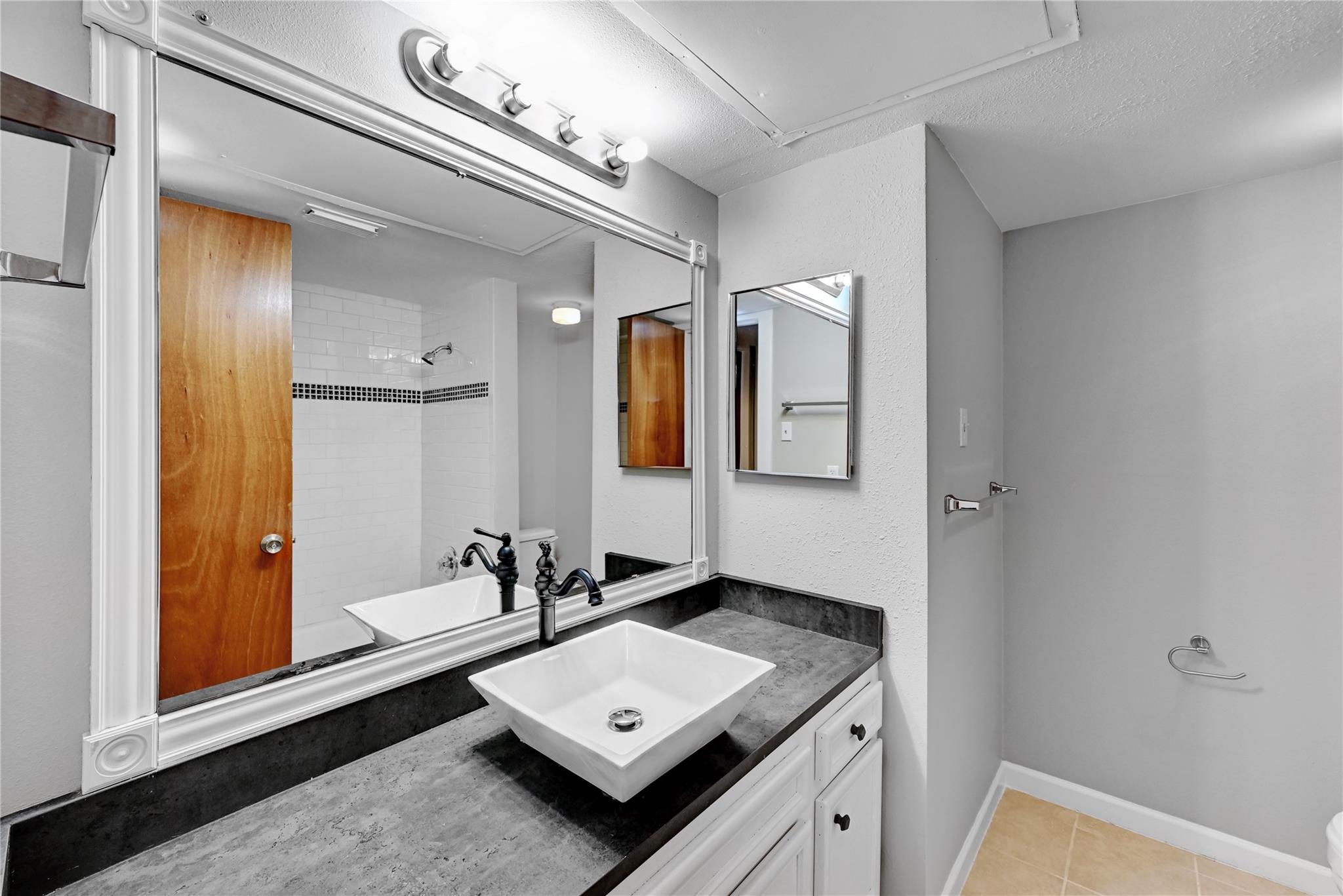 1601 Faro Dr 1003 Property Photo 23