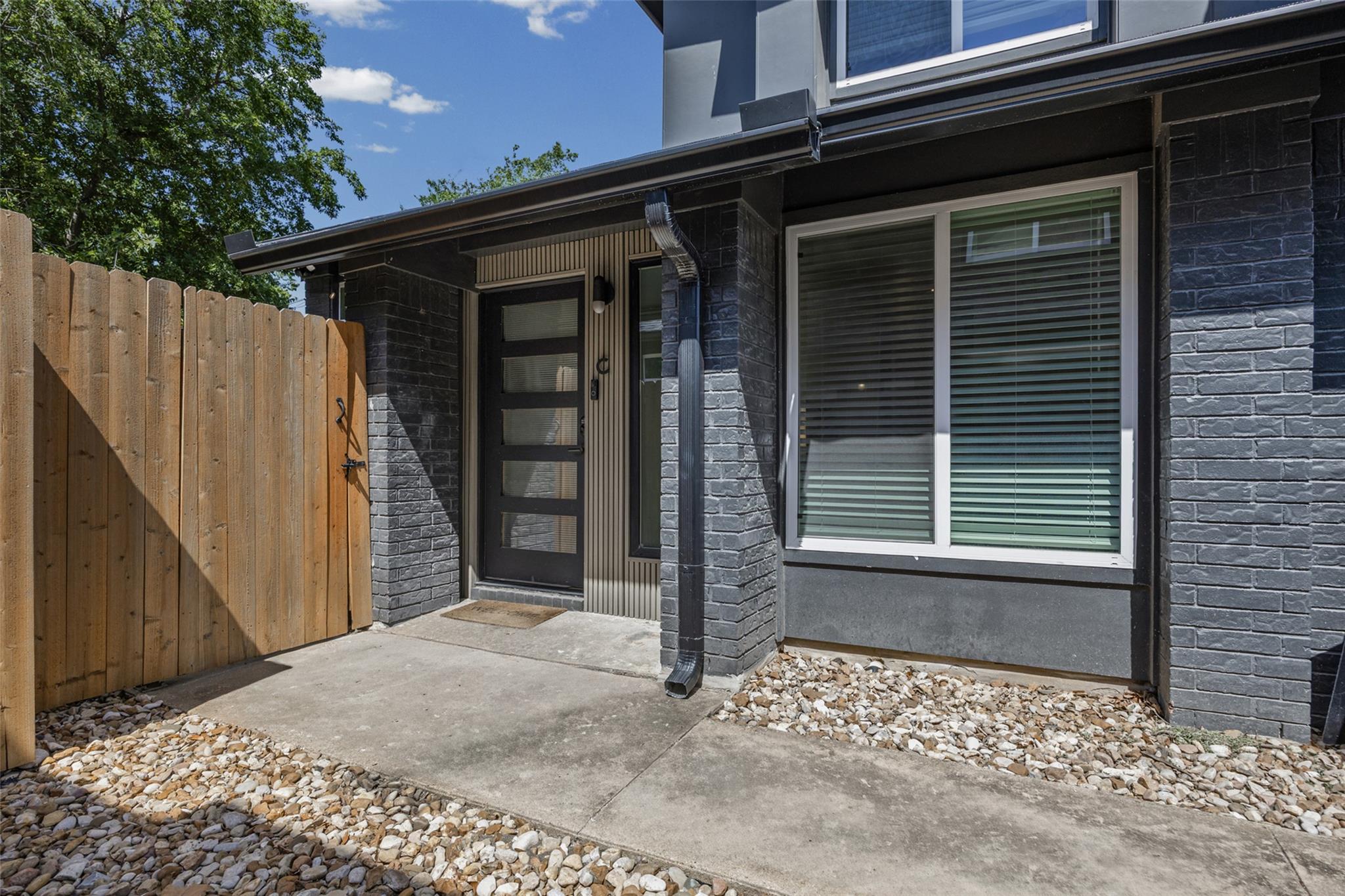 1907 Albury Cv #c Property Photo 8