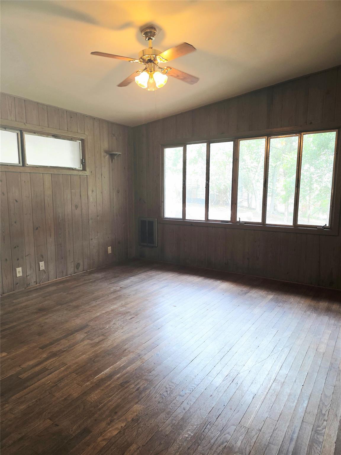207 Canyon Rd Property Photo 3
