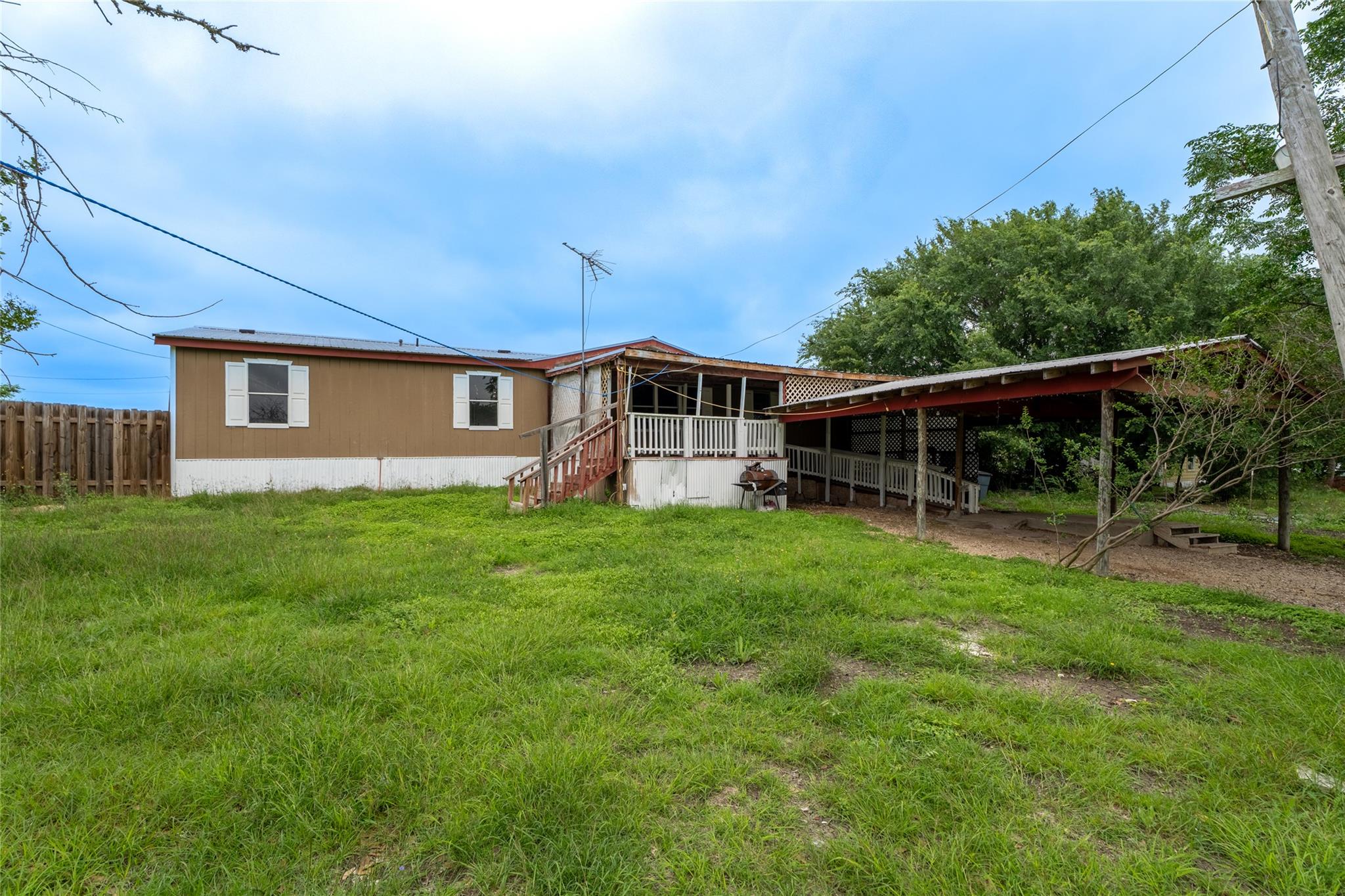 100 Cattle Bnd Property Photo 1