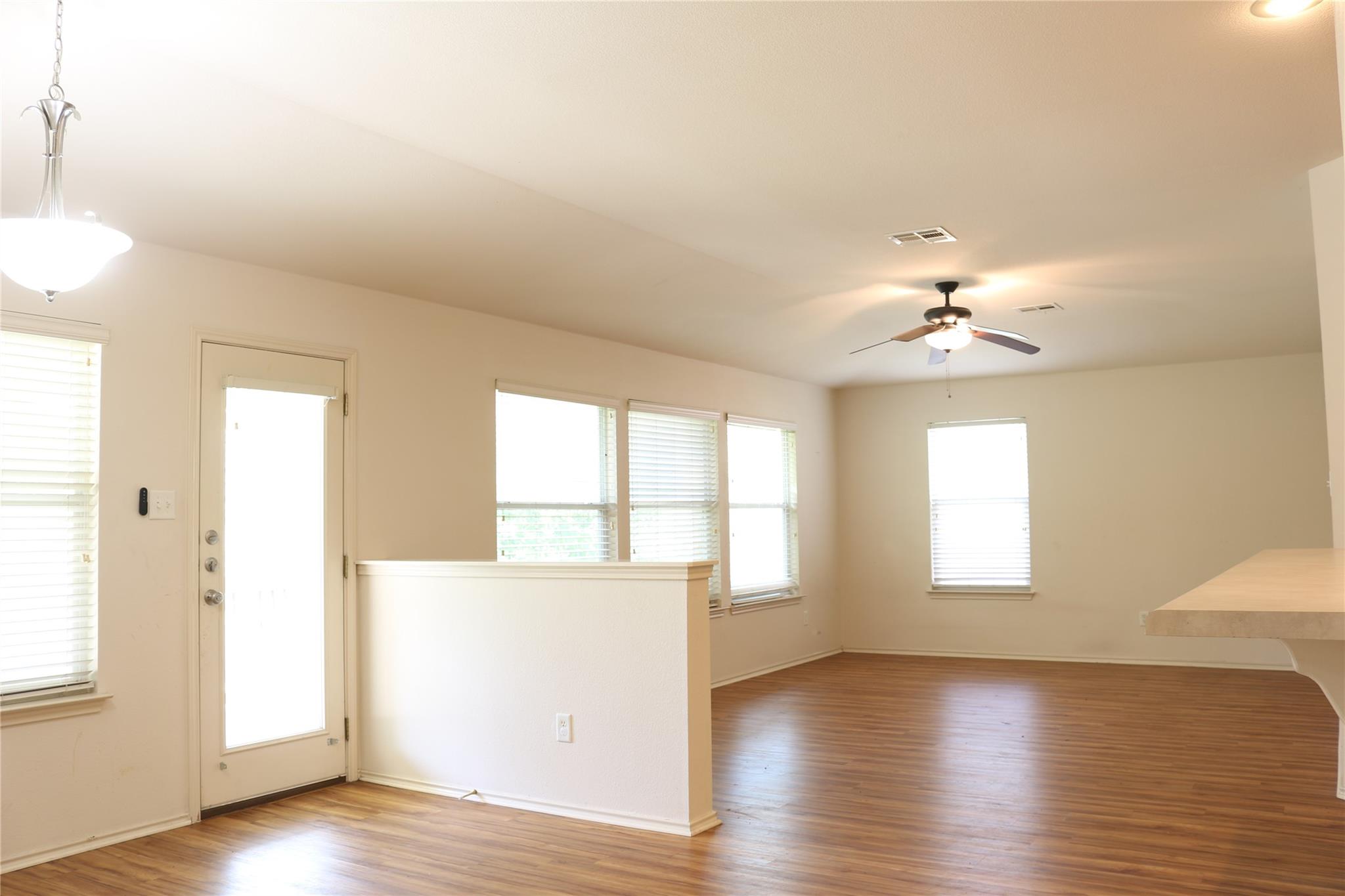 1811 W Pflugerville Pkwy Property Photo 12