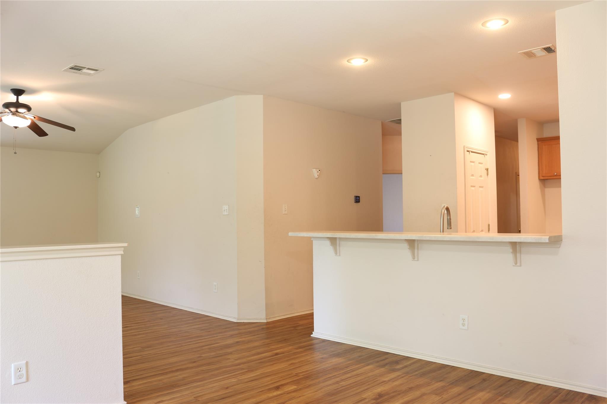1811 W Pflugerville Pkwy Property Photo 13