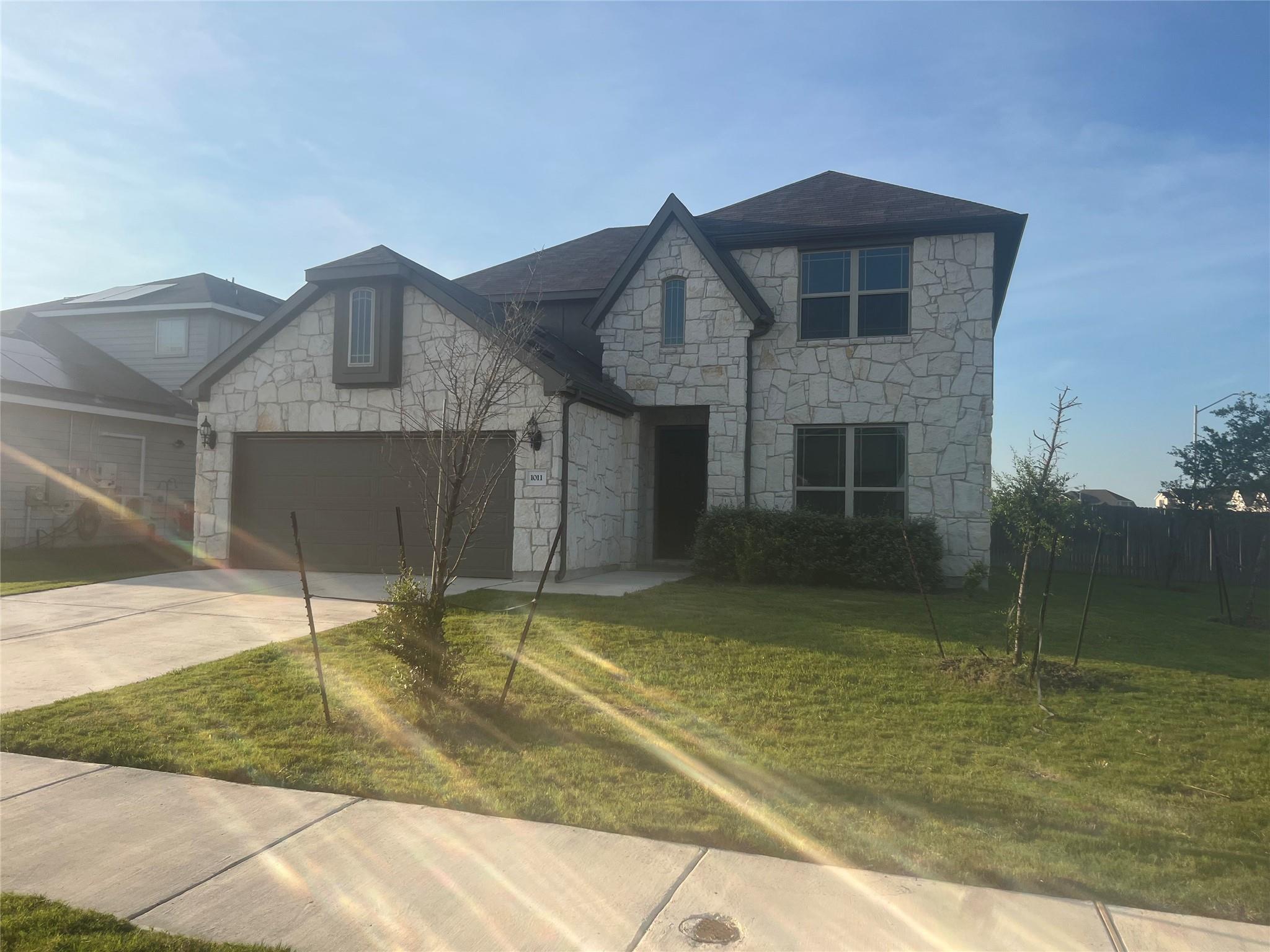 1011 Pallano RD Property Photo 1