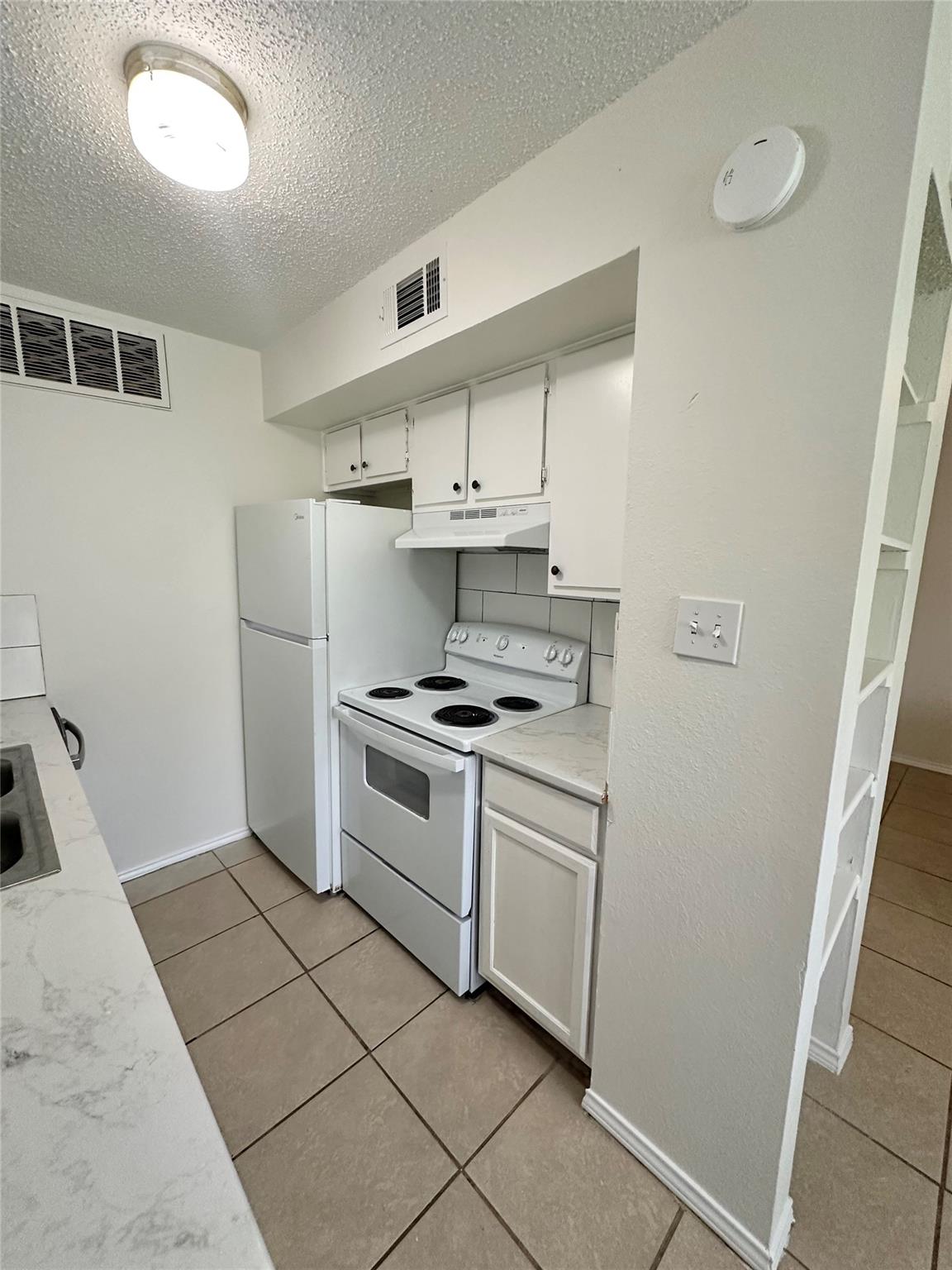 4322 Gillis St #104 Property Photo 4