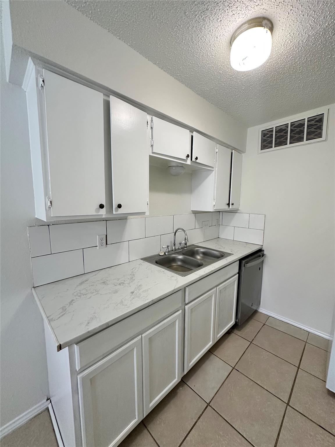 4322 Gillis St #104 Property Photo 5