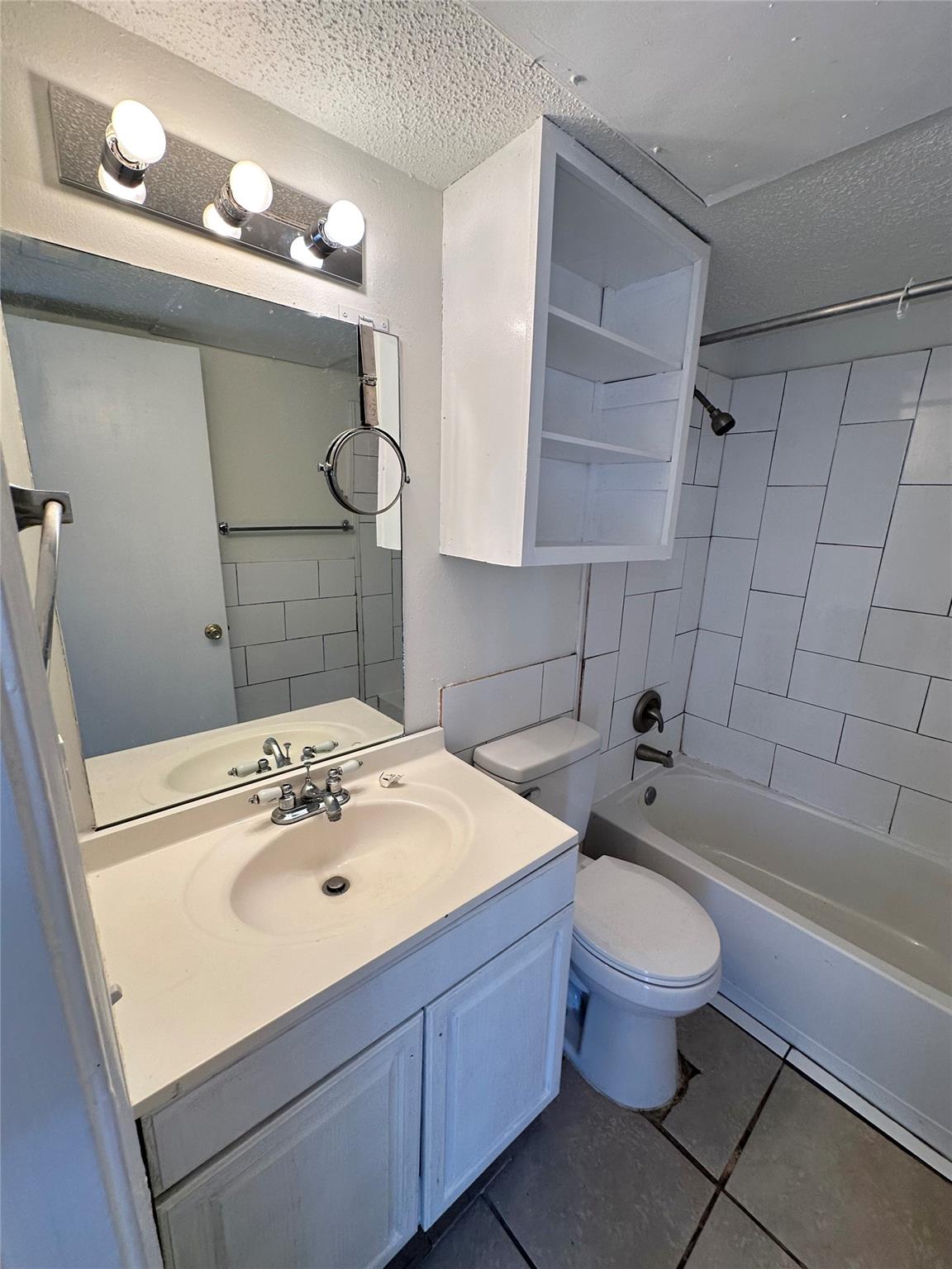4322 Gillis St #104 Property Photo 10