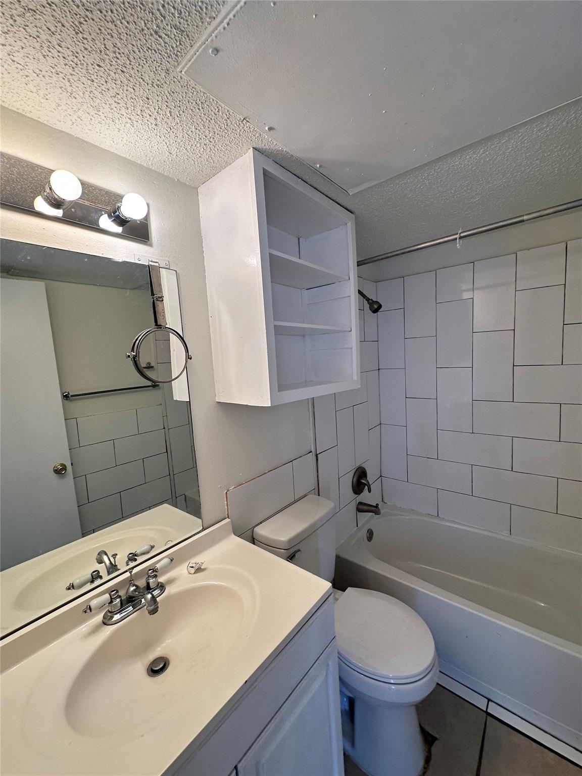 4322 Gillis St #104 Property Photo 11