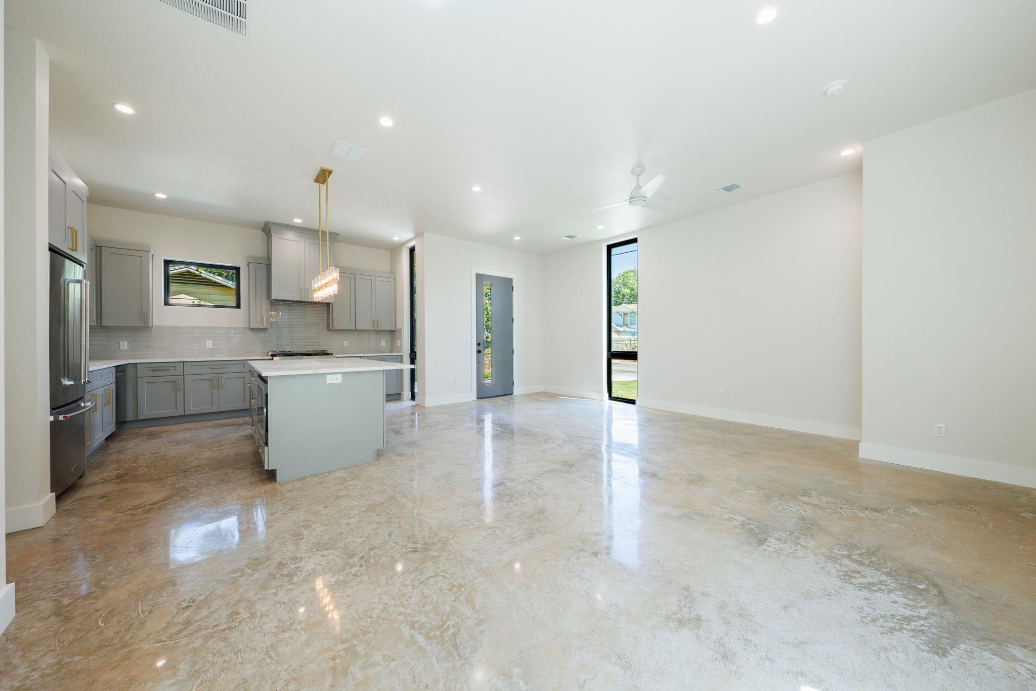 6315 Del Monte Rd #a Property Photo 8