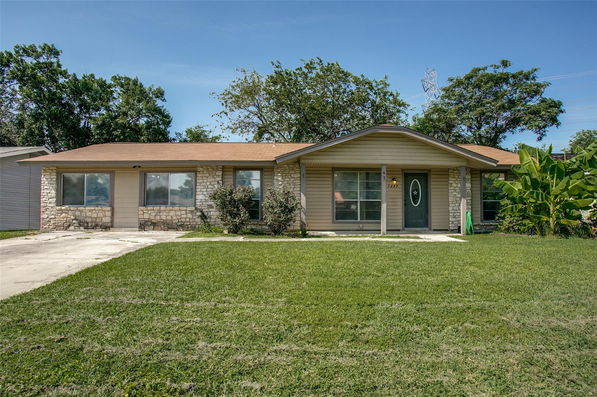 7247 Glen Hl Property Photo 1