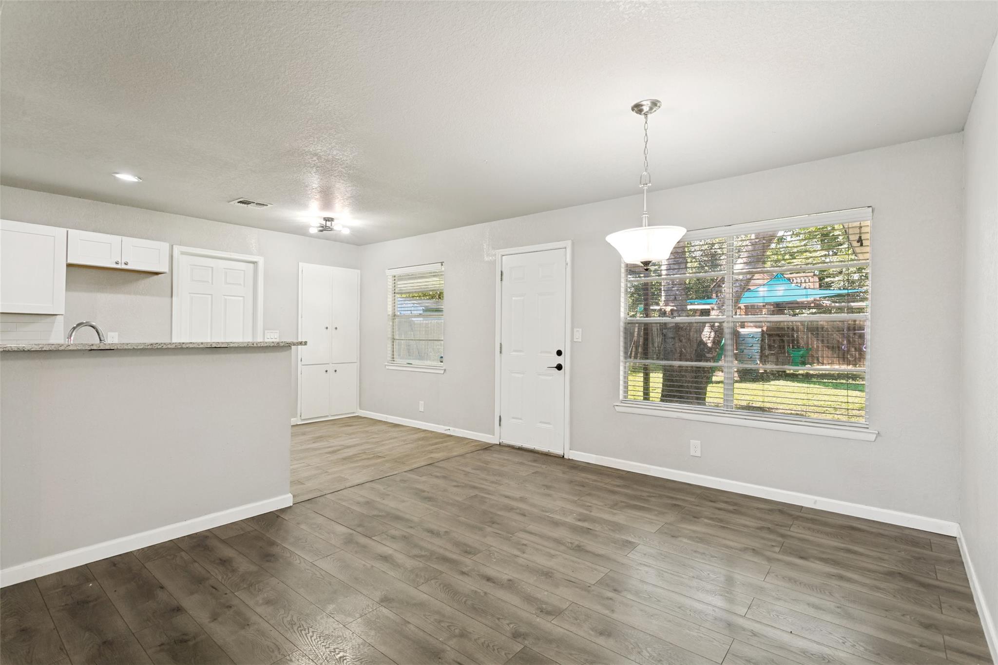 7247 Glen Hl Property Photo 13