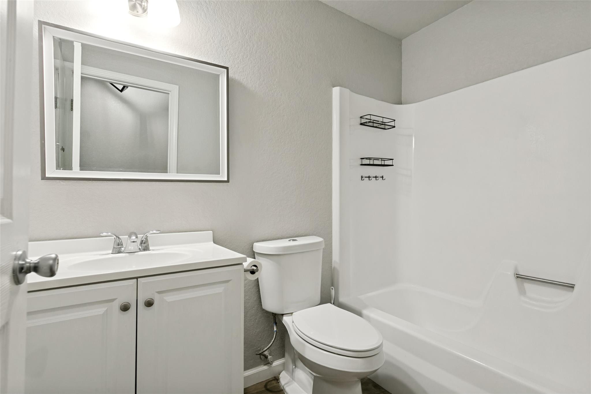 7247 Glen Hl Property Photo 17
