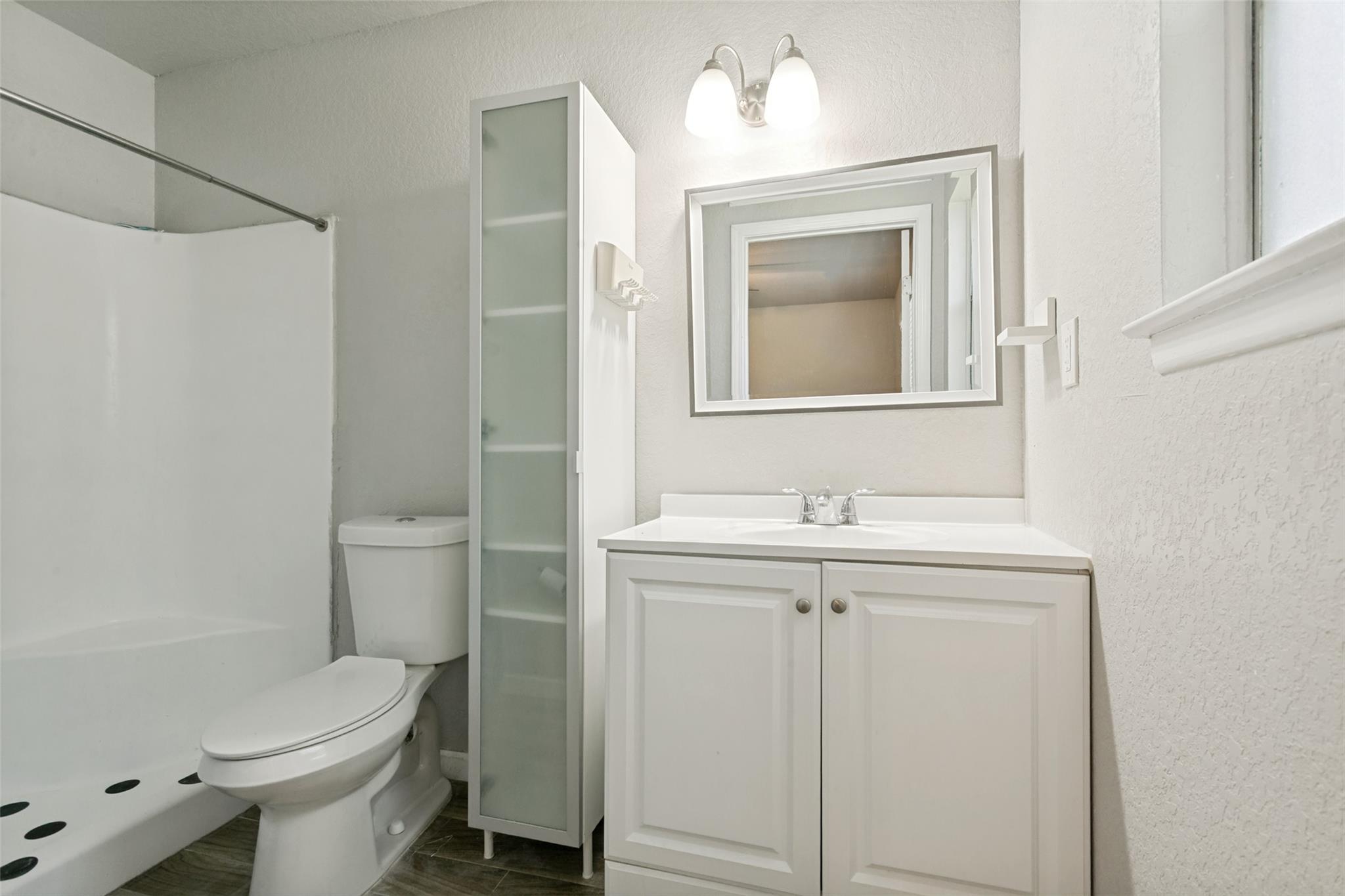 7247 Glen Hl Property Photo 19