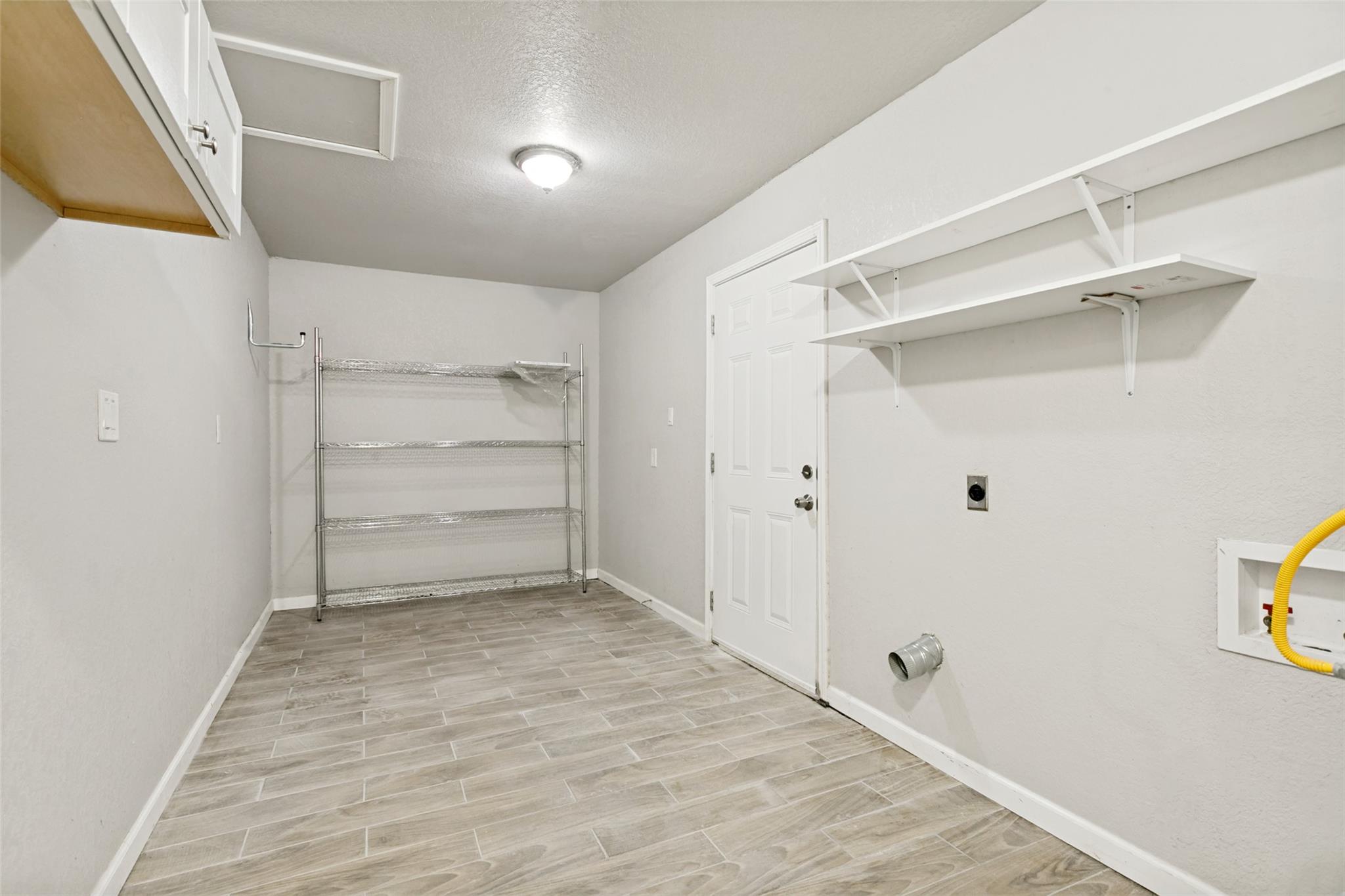 7247 Glen Hl Property Photo 21