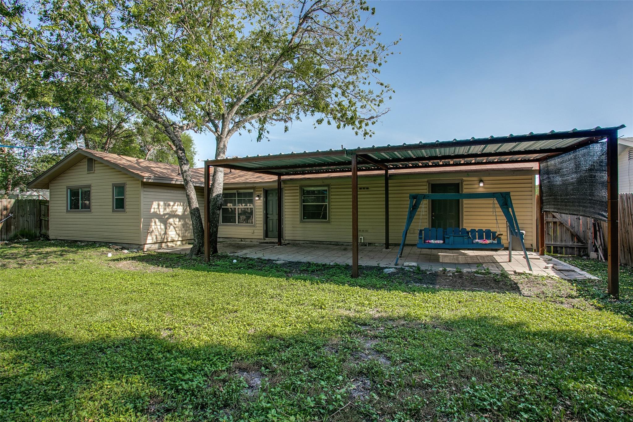 7247 Glen Hl Property Photo 24