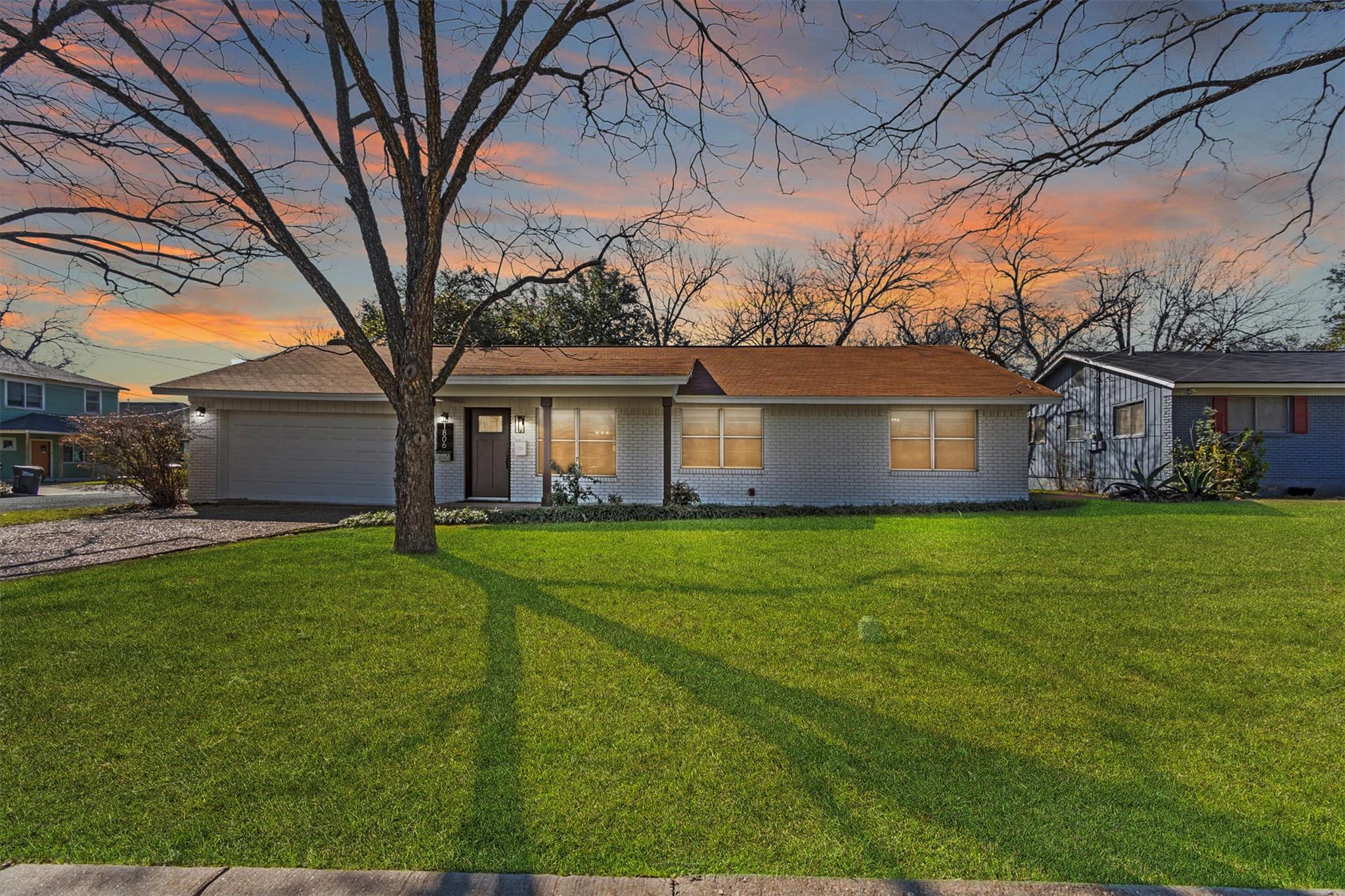 1806 Hutto Rd Property Photo 1