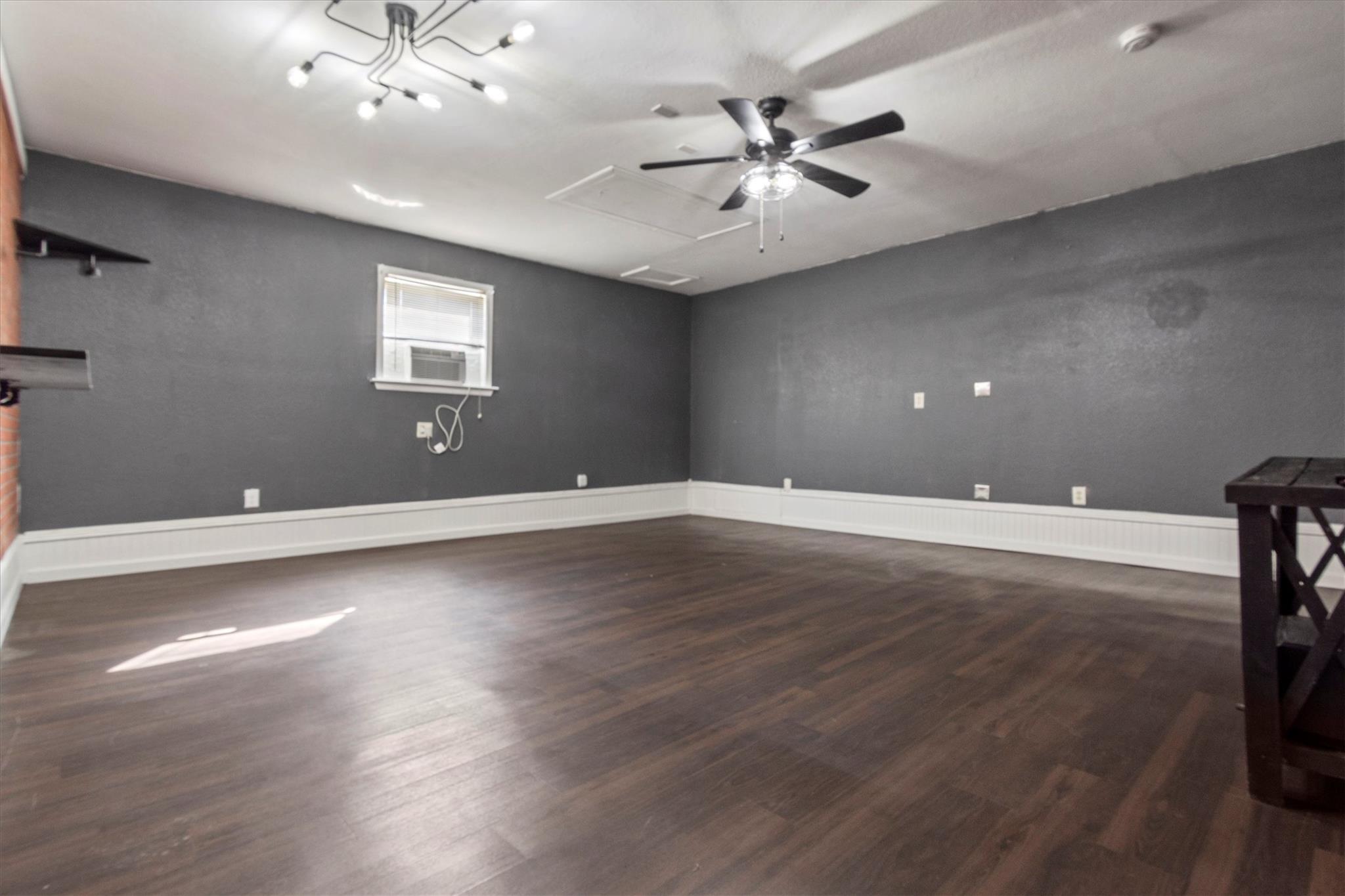 1806 Hutto Rd Property Photo 11