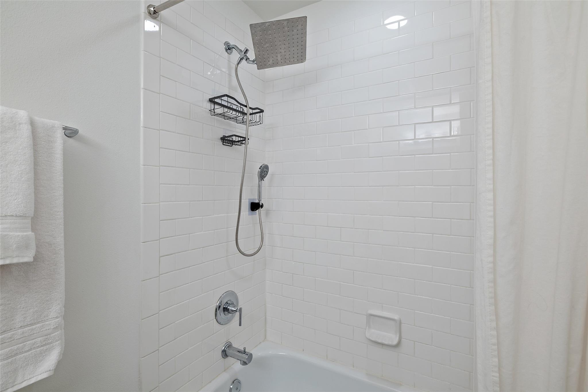 2200 Dickson Dr 210 Property Photo 20