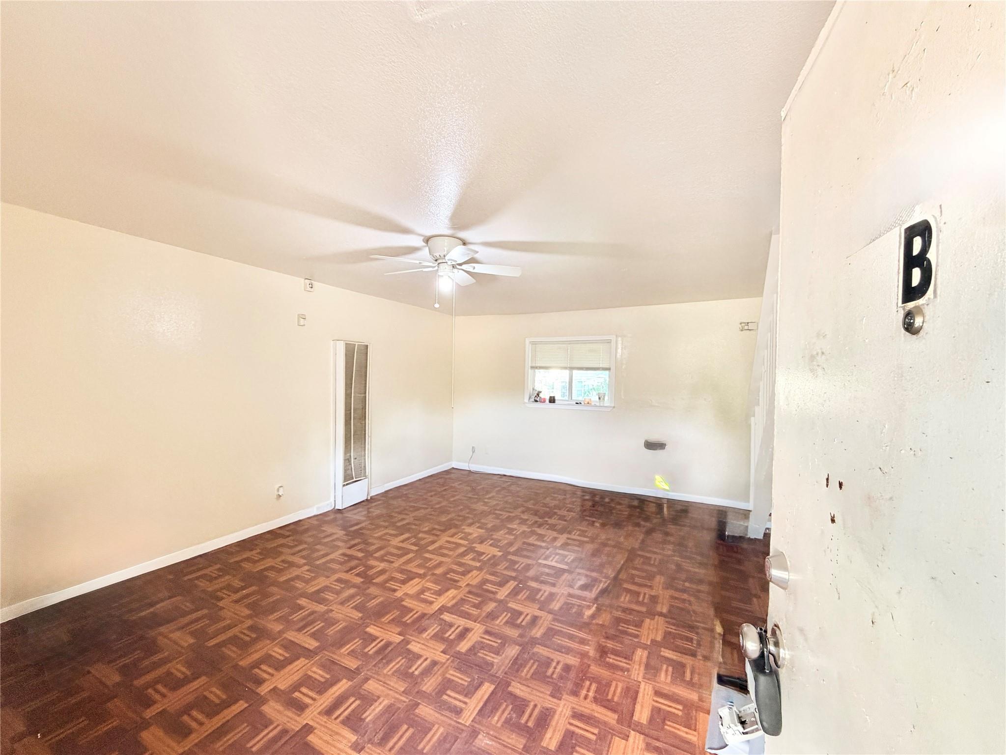 6257 Manor Rd #b Property Photo 2