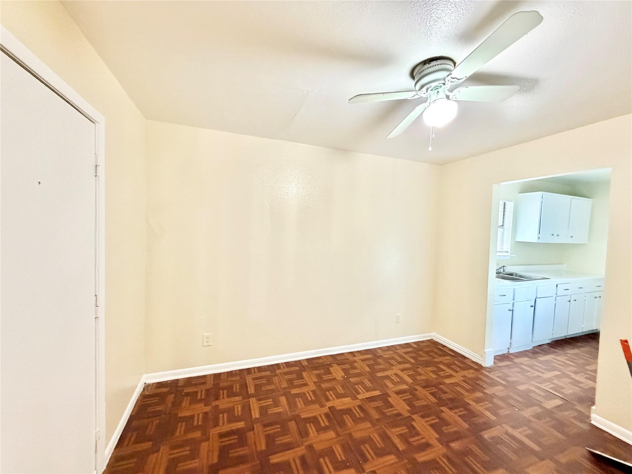 6257 Manor Rd #b Property Photo 6