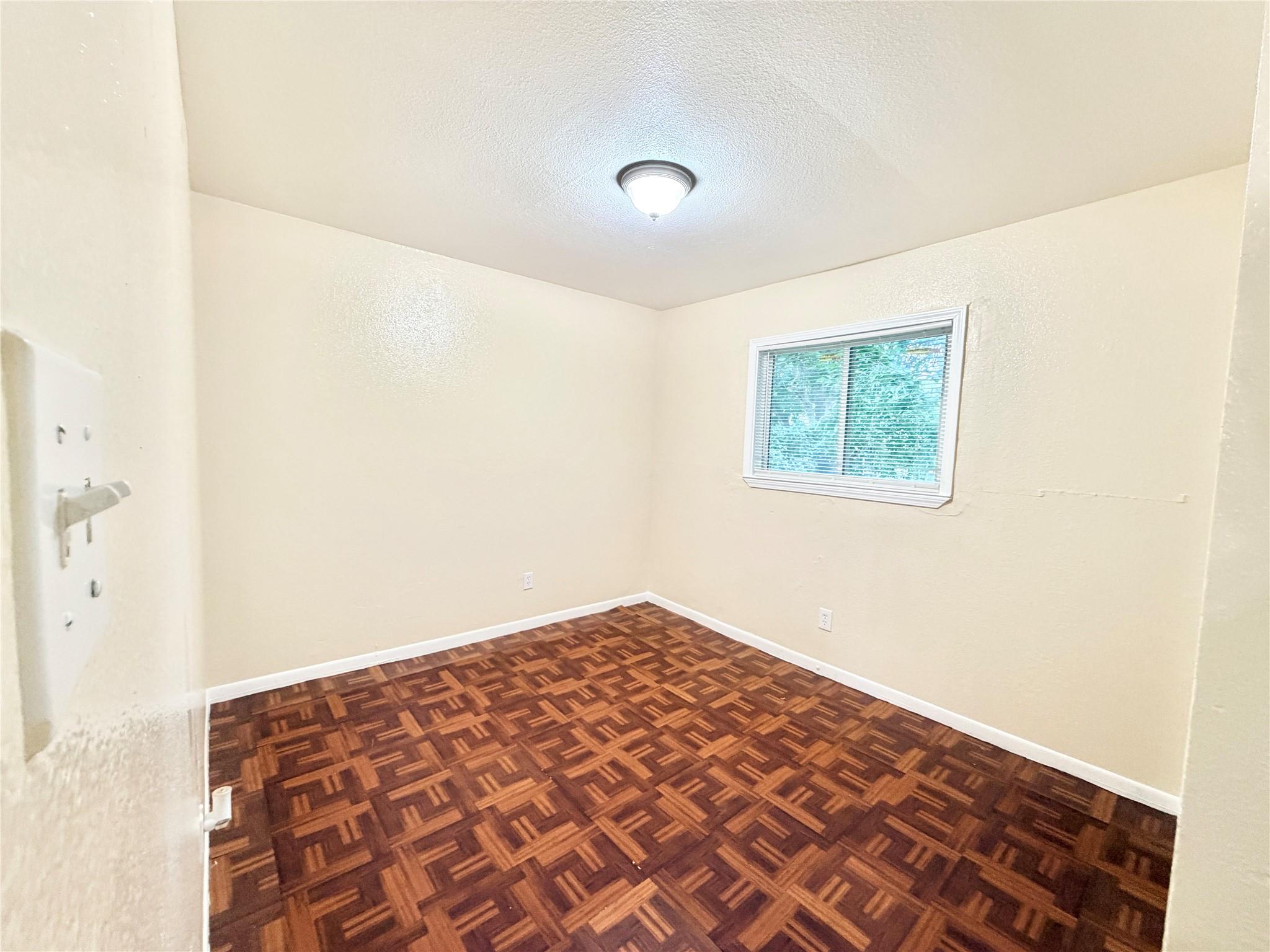 6257 Manor Rd #b Property Photo 33