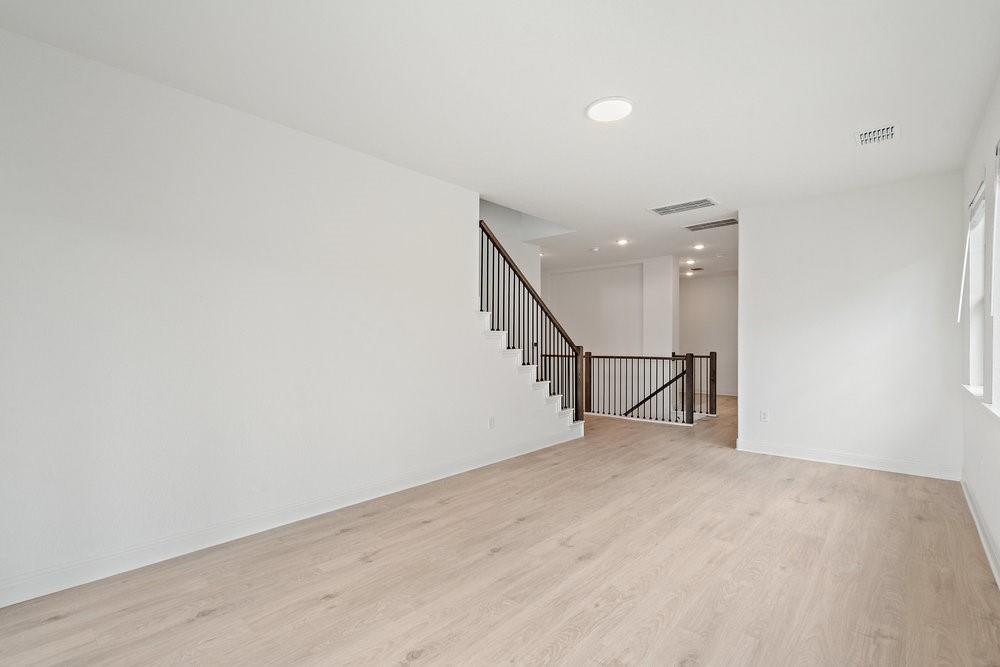 1912 Kit Cir Property Photo 6